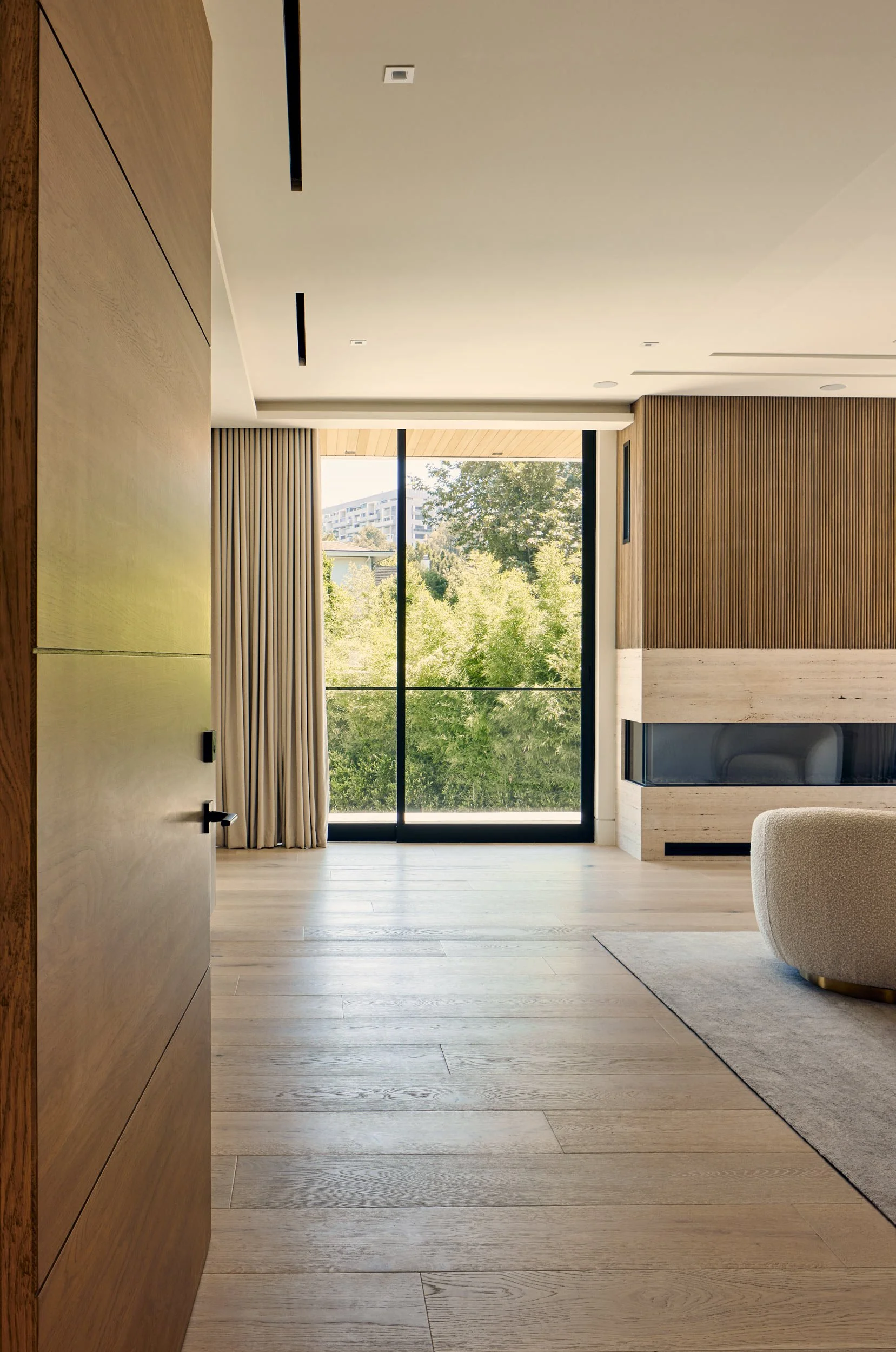IR_WARNER_BEDROOM_DOOR_0202 (1).jpg