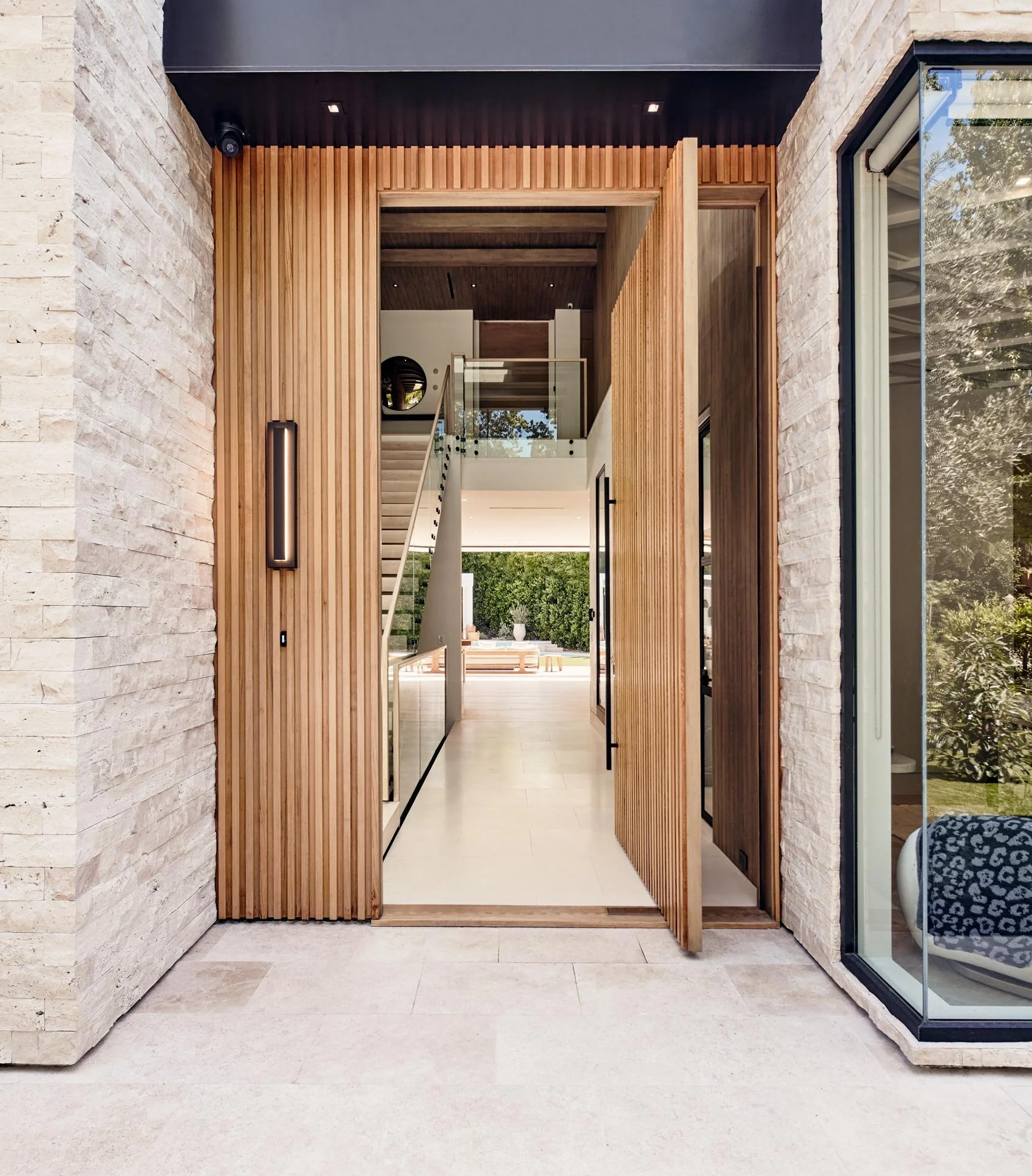 IR_WARNER_FRONT_DOOR_ENTRY_WAY_0465.jpg