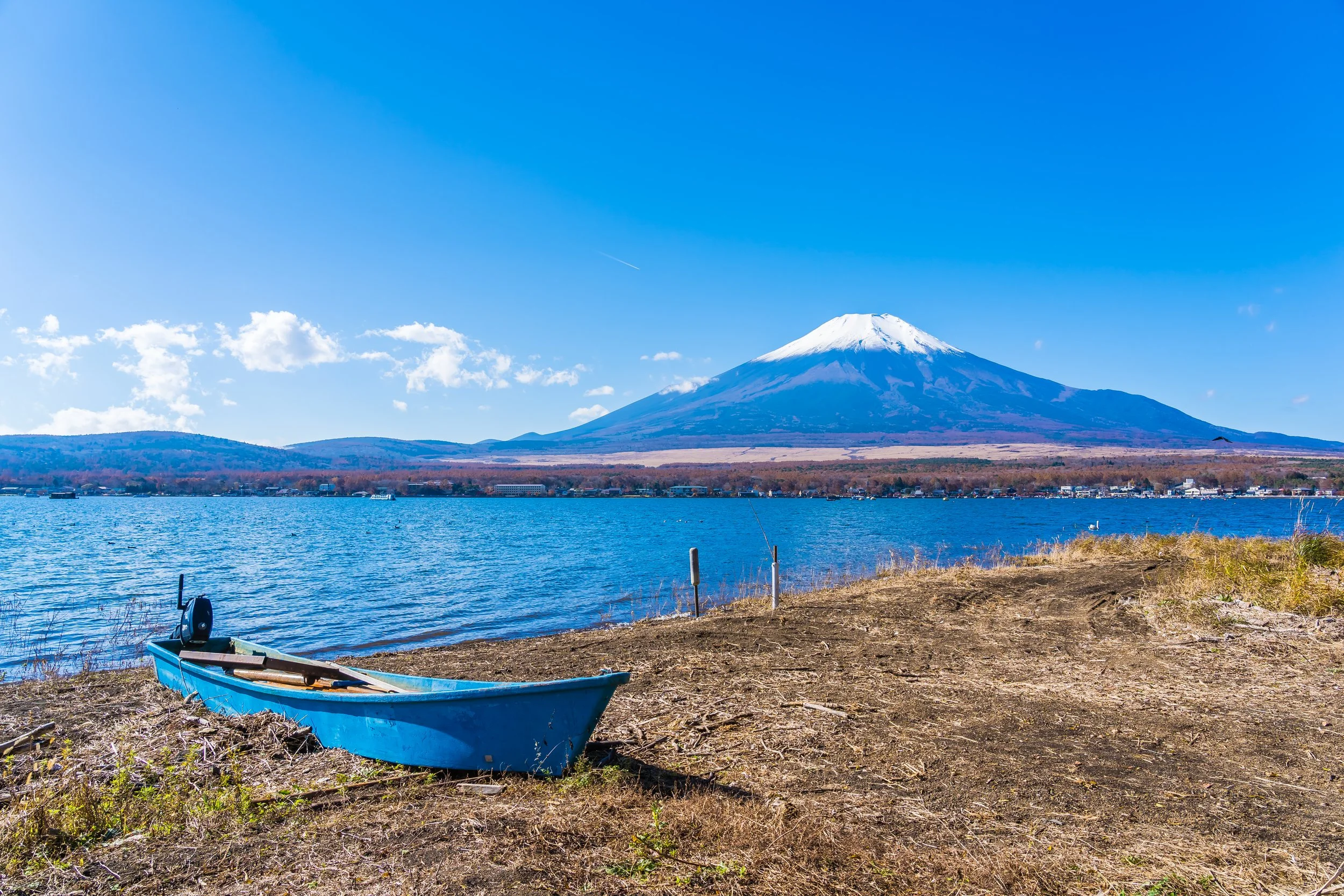 beautiful-landscape-mountain-fuji-around-yamanakako-lake.jpg