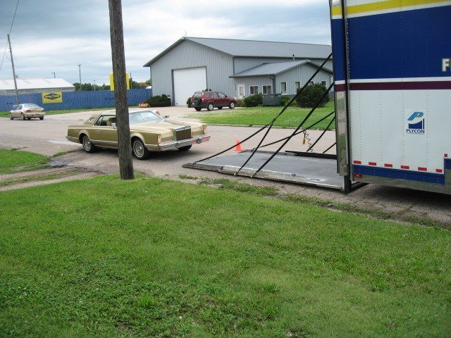 loading Lincoln 002.jpg
