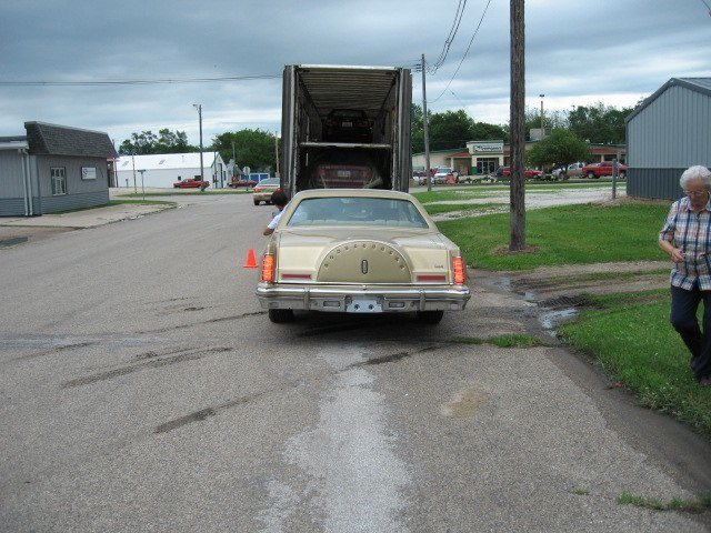 loading Lincoln 003.jpg