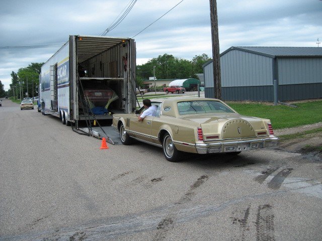 loading Lincoln 004.jpg