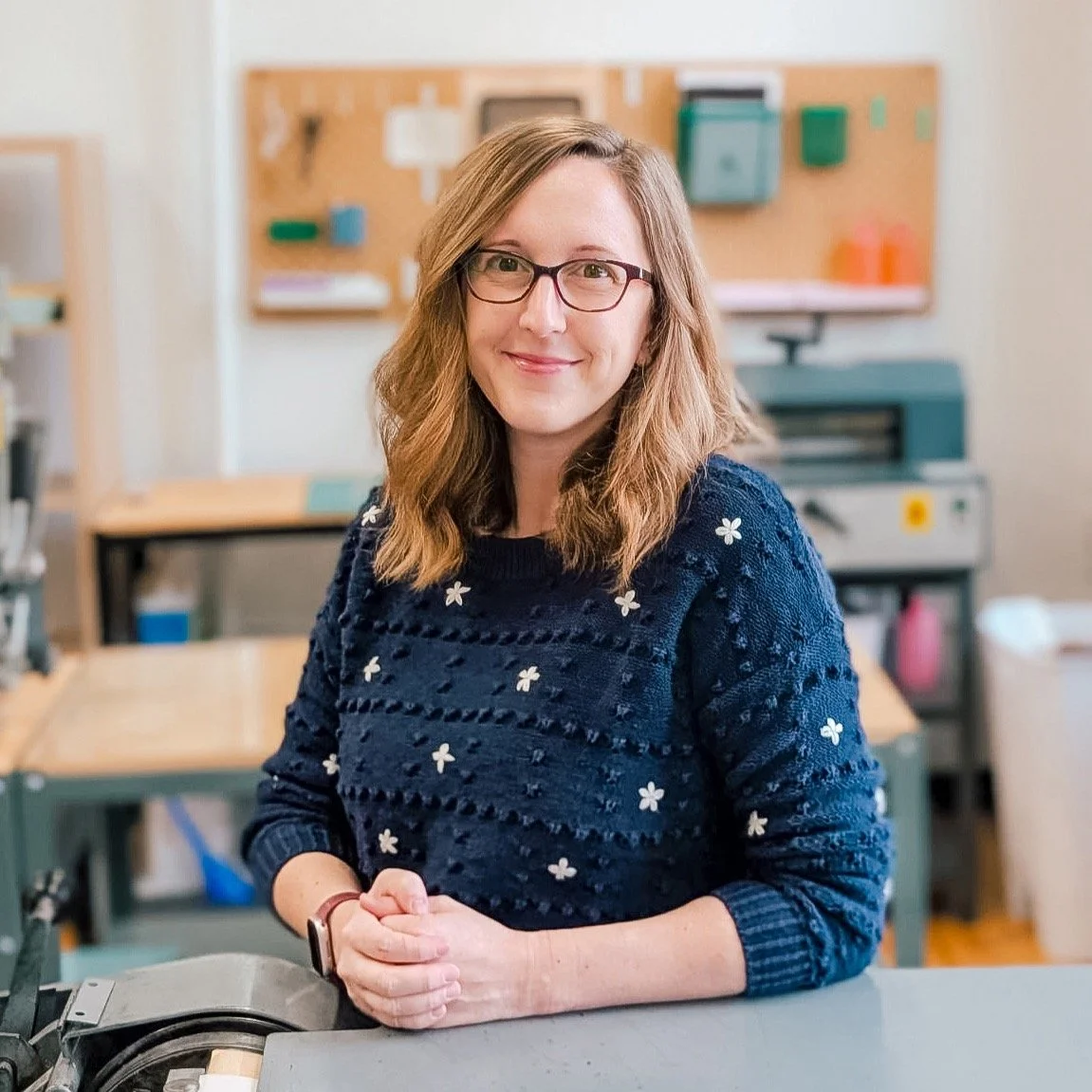 Time to celebrate! 🎉 3 years in business, new headshot, and hitting 5,000 followers.

👋 My name is Elyssa [eh-liss-ah], and I've been working as a graphic designer since 2011, and as a letterpress printer since 2015. I started Salt &amp; Paper Pres