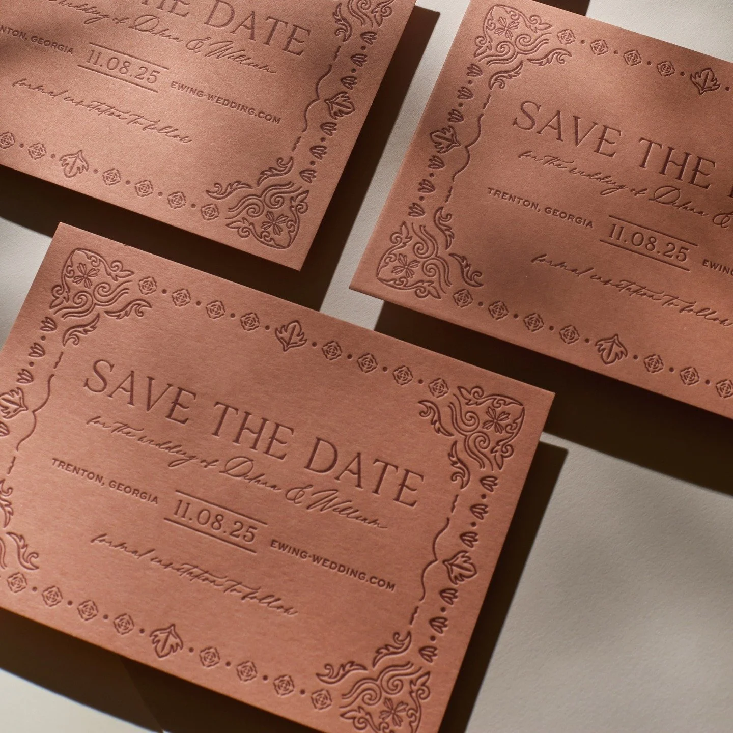 For Delana and Will, we chose a rustic terracotta paper to go with their Tuscan-inspired venue, @blackberryridgega.

📸: @armbrusterphoto 

#letterpress #stationery #letterpressprinting #letterpressstationery #letterpressweddinginvitation #letterpres