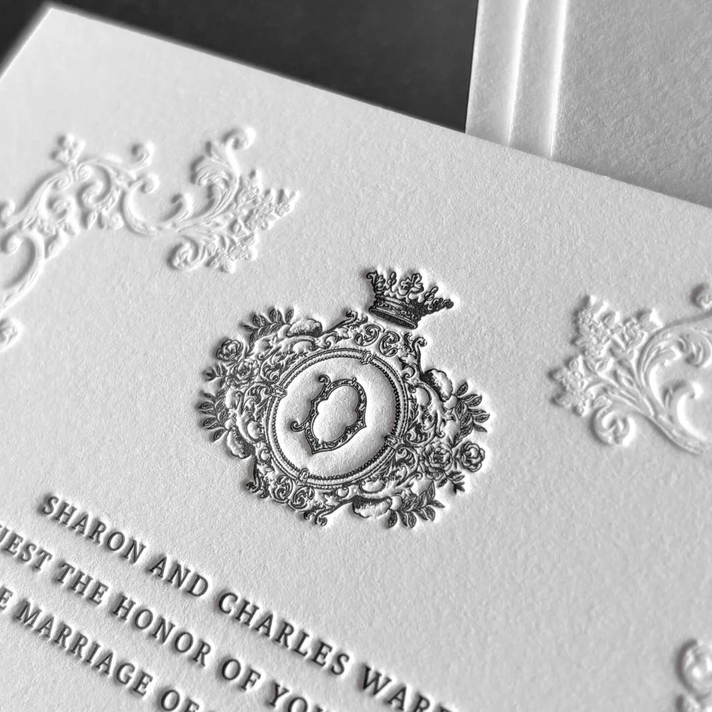 When the light hits just right.

#letterpress #letterpressprinting #weddingcrest #weddingmonogram #letterpressweddinginvitations