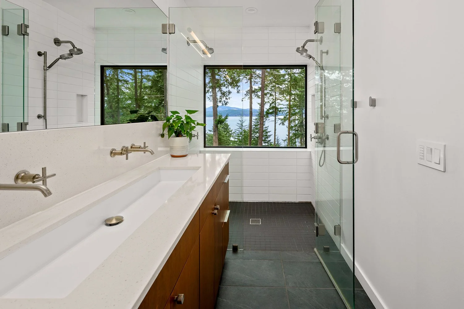 Twin-Cedars_Primary-Bath_DVP.jpg