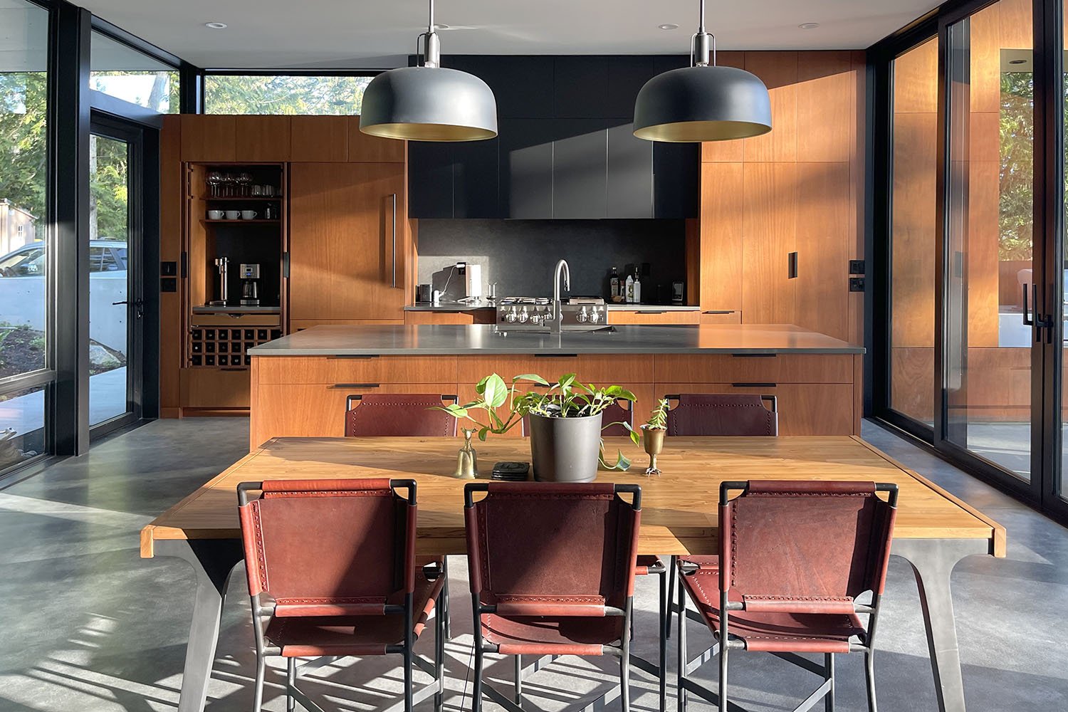 Twin-Cedars_Kitchen-Dining.jpg