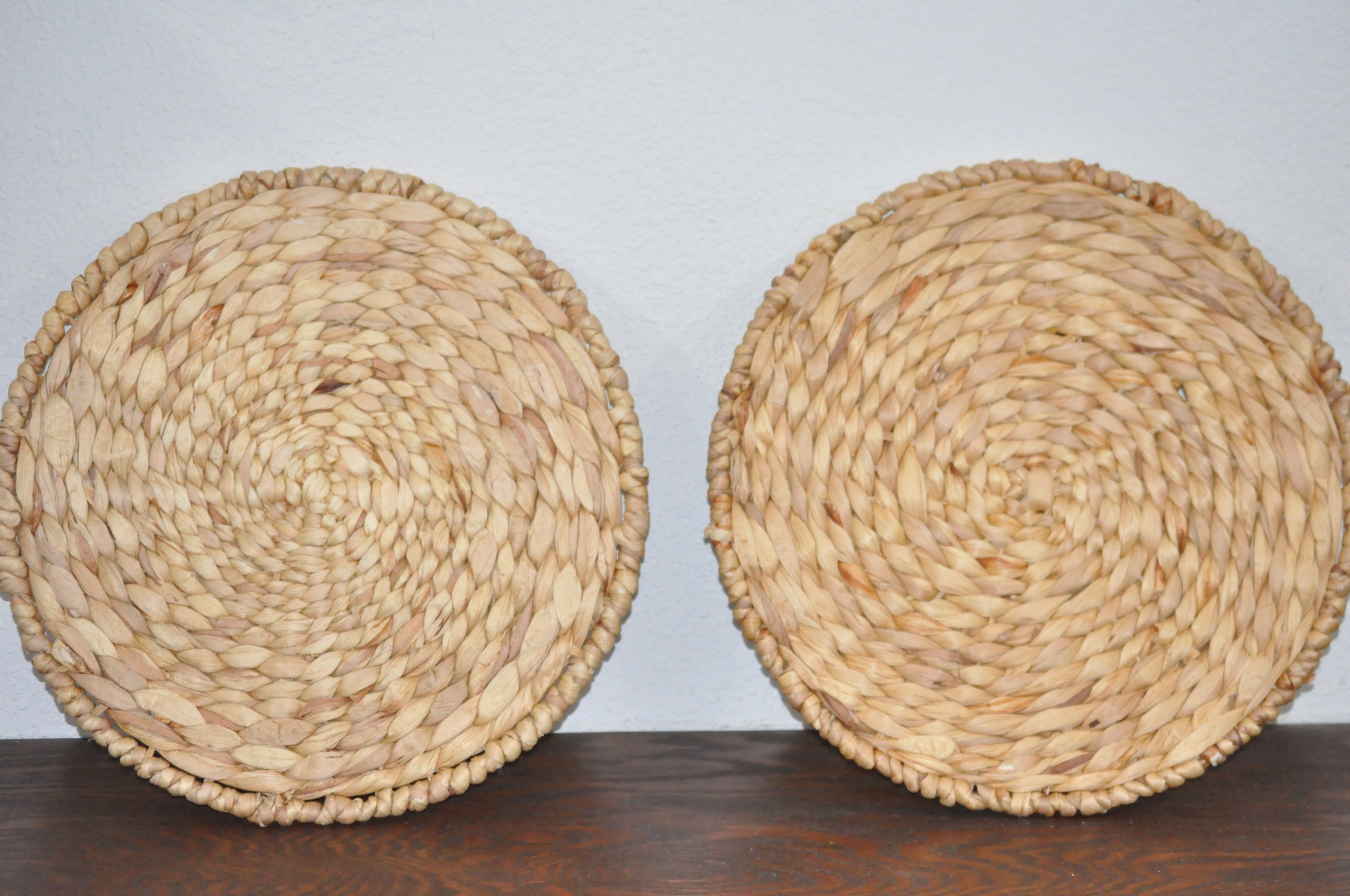 Natural Woven Round Placemat (Set of 2)