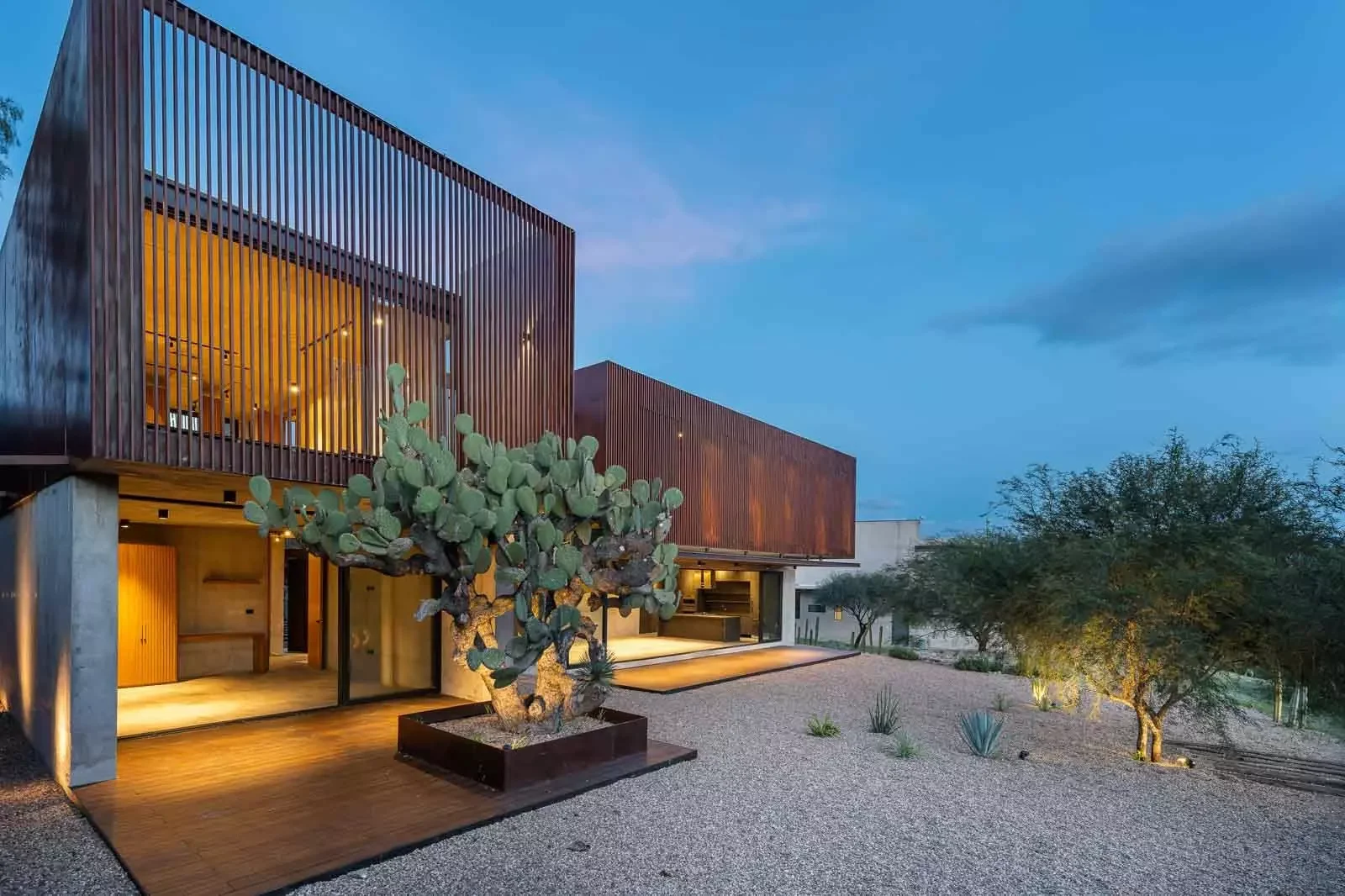 Casa Estrato Fachada 1.webp