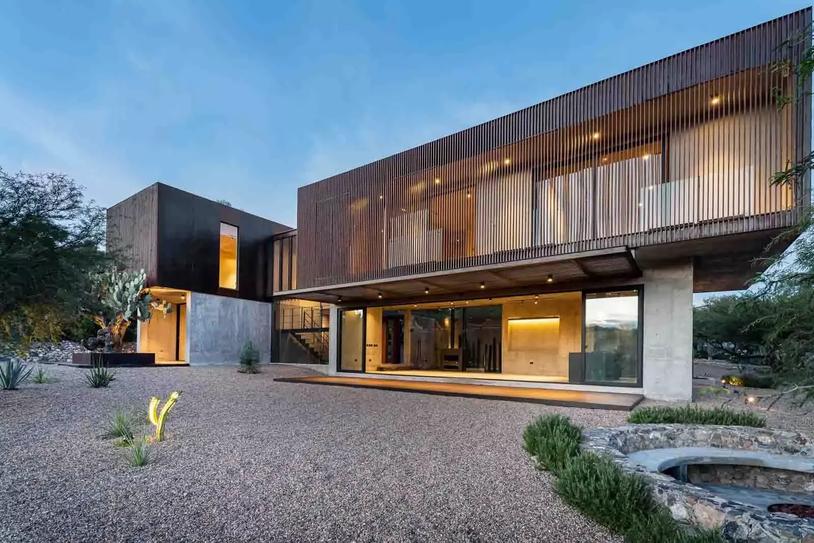 Casa Estrato Fachada 3.webp