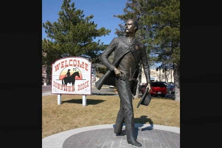 LOOKING WEST WITH LARRY MCMURTRY