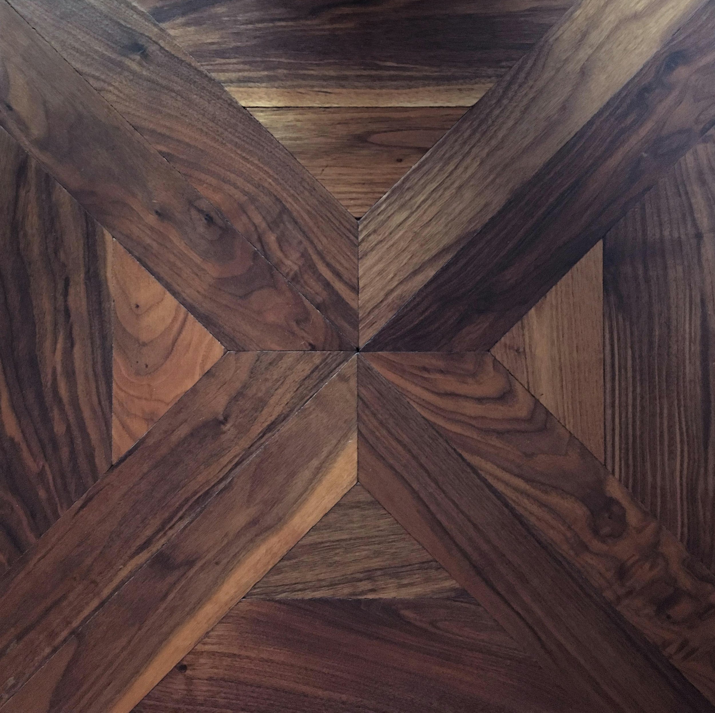 DECO 2 AMERICAN WALNUT 600x600 3.jpg