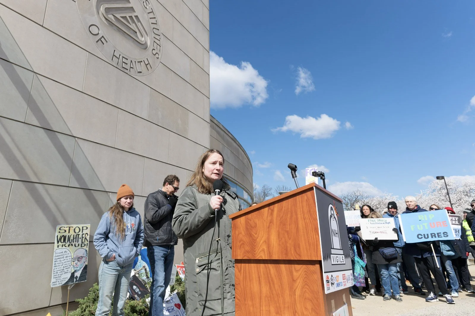 The founder of 27 UNIHTED speaks at the lectern