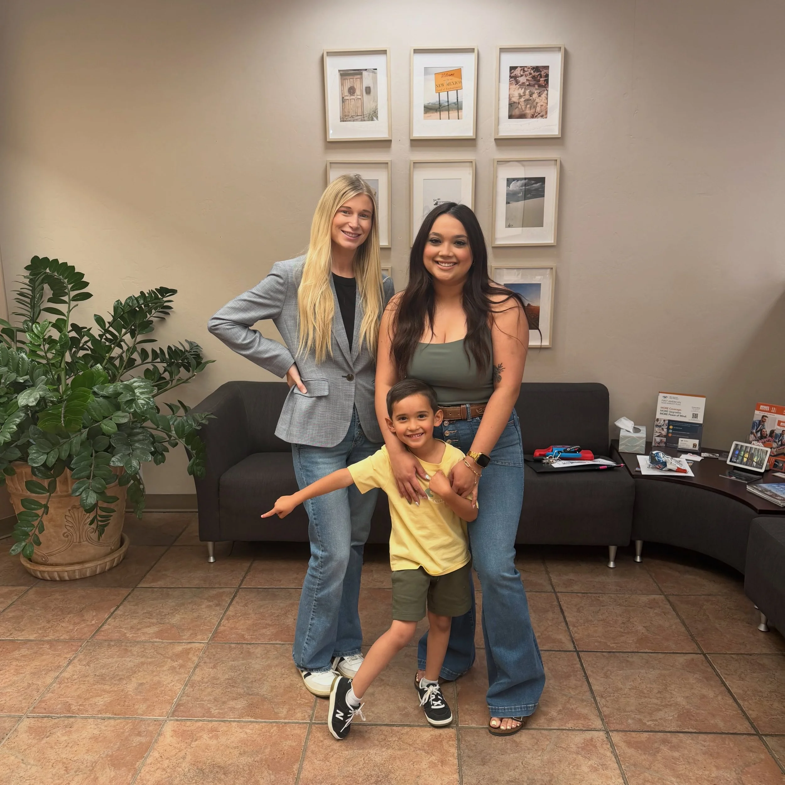 🎉 SHE DID IT! 🎉

Karla is officially a HOMEOWNER and we are celebrating! 🏡🔑

This superstar mama closed on her very first home, and her son Aaron is already the most excited little resident in the neighborhood. 

Karla, it was an absolute honor t