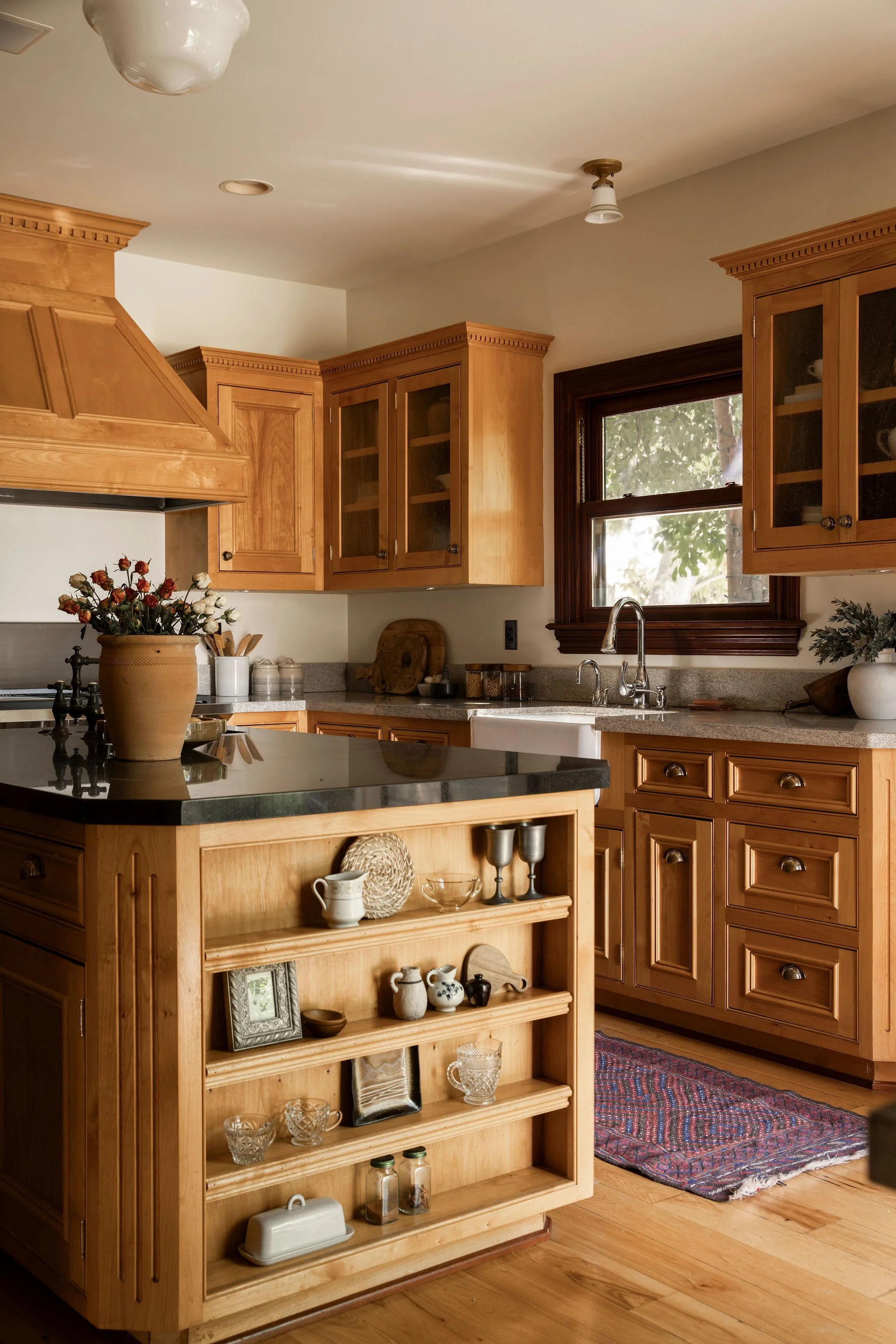 Los Robles, Pasadena · Spatial Planning · Art Curation & Placement · Decor Selection · Styling