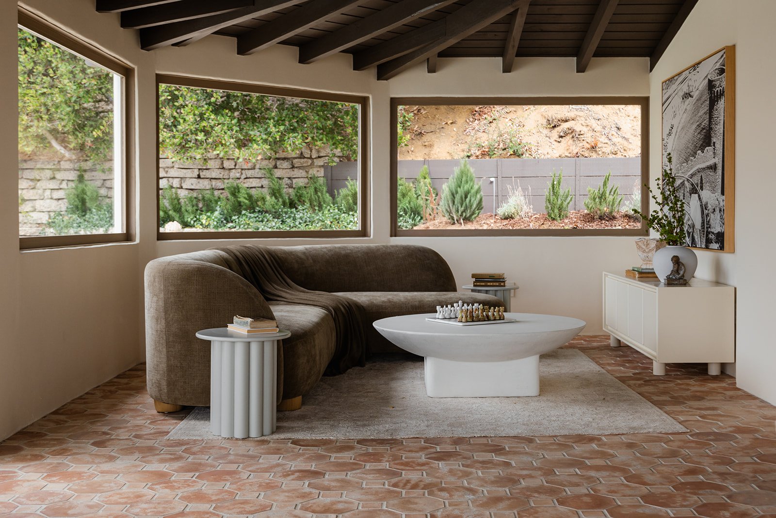 Los Tilos, Hollywood Hills · Spatial Planning · Art Curation & Placement · Decor Selection · Styling