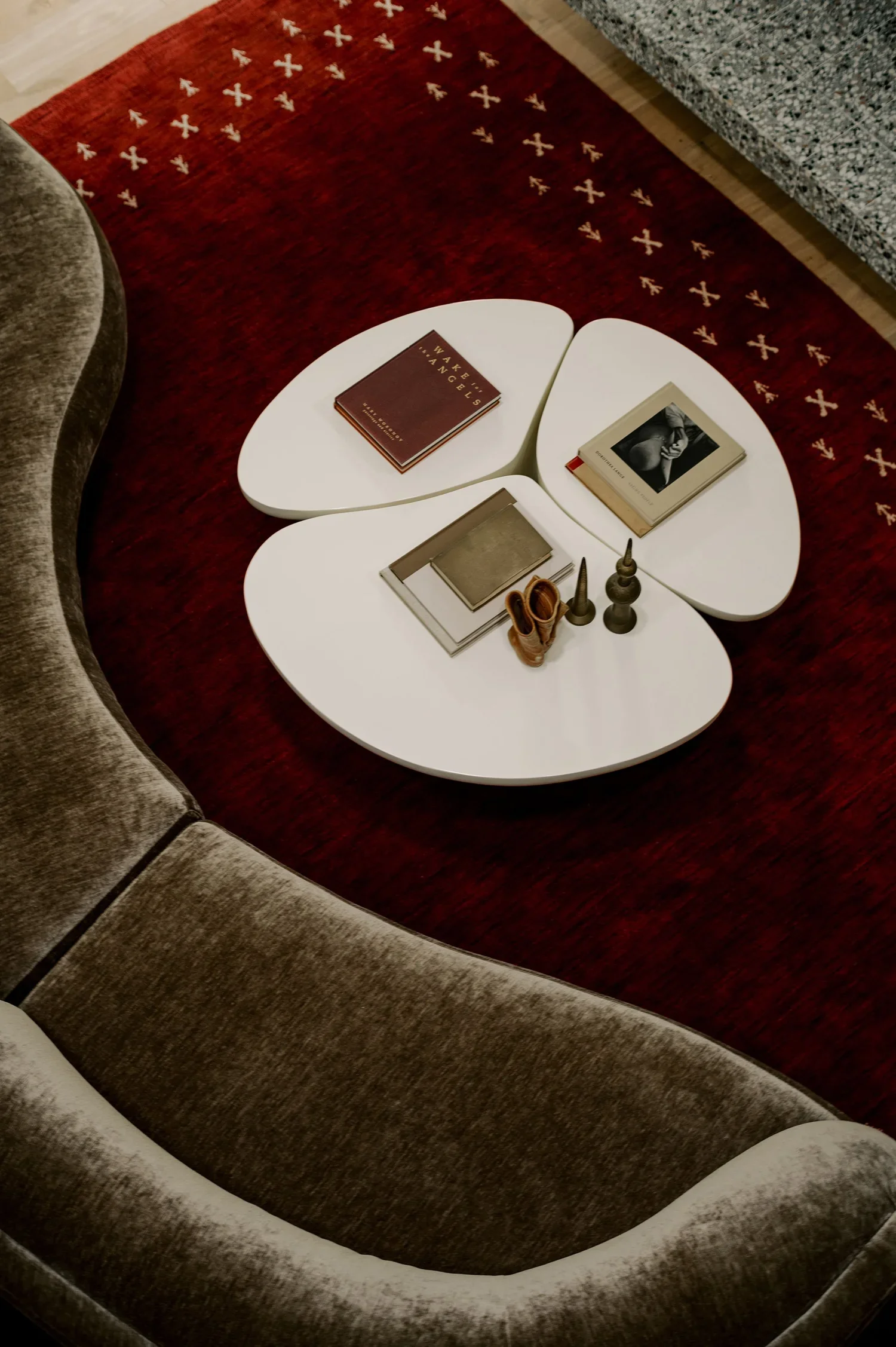 Valley Oak, Hollywood Hills · Spatial Planning · Art Curation & Placement · Decor Selection · Styling
