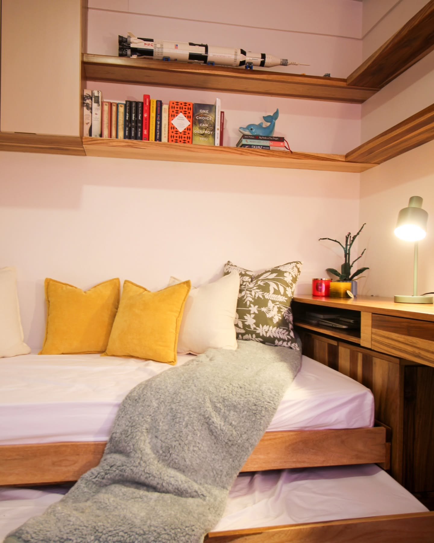 👉🏽Desliza al final para ver el antes 

✨️ La casa de Naty (mi hermana mayor) la hab&iacute;amos remodelado en el 2020. Dise&ntilde;ar para m&iacute; hermana ha sido una experiencia demasiado linda! Con los a&ntilde;os, hemos ido ambientando todos l