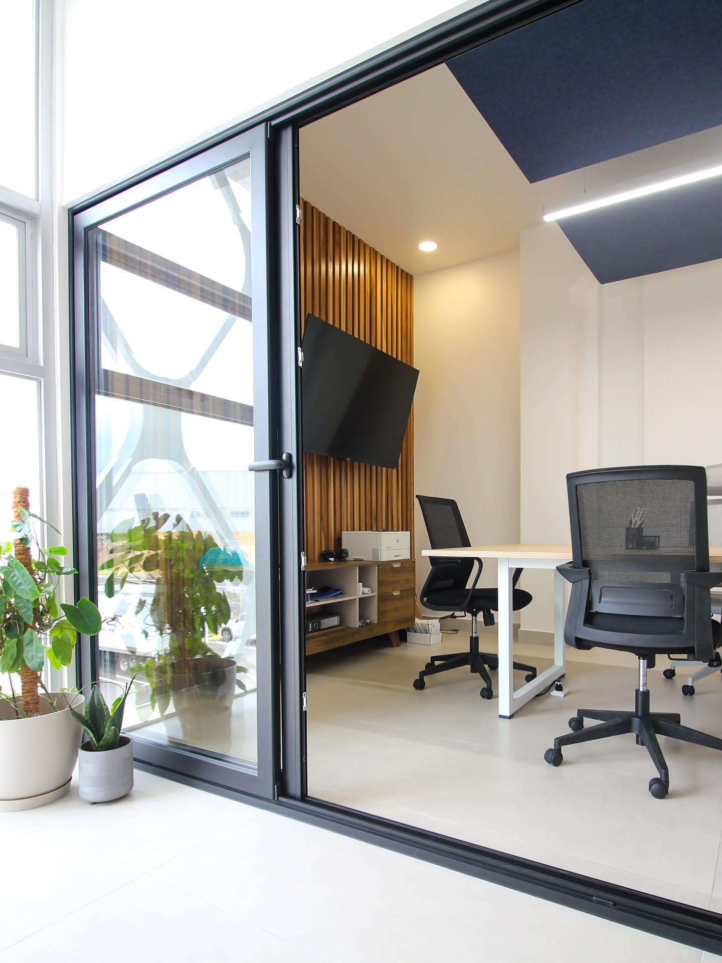 💙 Resultado final de la primera tienda/oficina/bodega de @pura.prote 

Qu&eacute; alegr&iacute;a haber sido parte de este proyecto desde su origen hasta su materializaci&oacute;n. Acompa&ntilde;arlo desde cero y verlo hoy en pleno funcionamiento me 