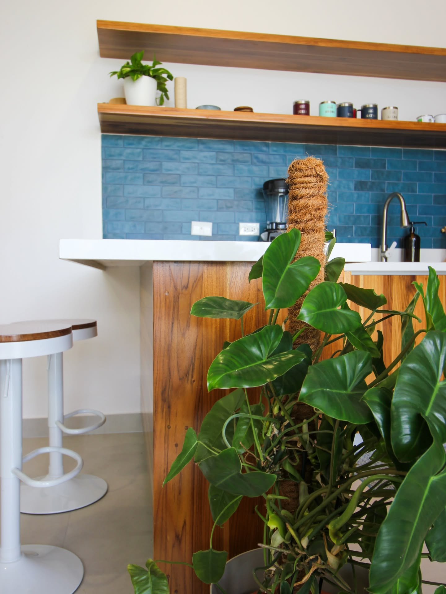 💙 Resultado final de la primera tienda/oficina/bodega de @pura.prote 

Qu&eacute; alegr&iacute;a haber sido parte de este proyecto desde su origen hasta su materializaci&oacute;n. Acompa&ntilde;arlo desde cero y verlo hoy en pleno funcionamiento me 