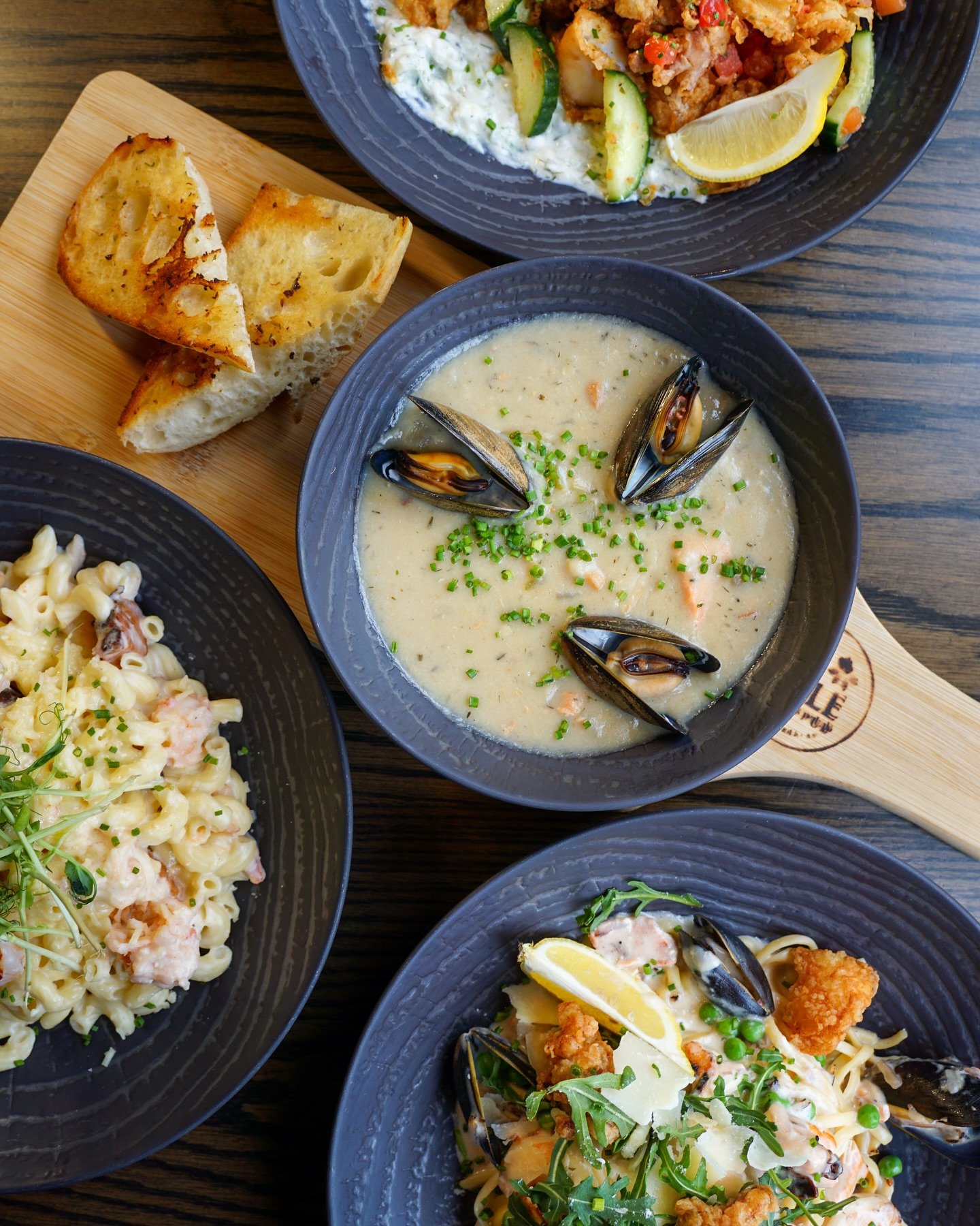 From coast to table!
Join us in person or order online at fourmilehouse.com