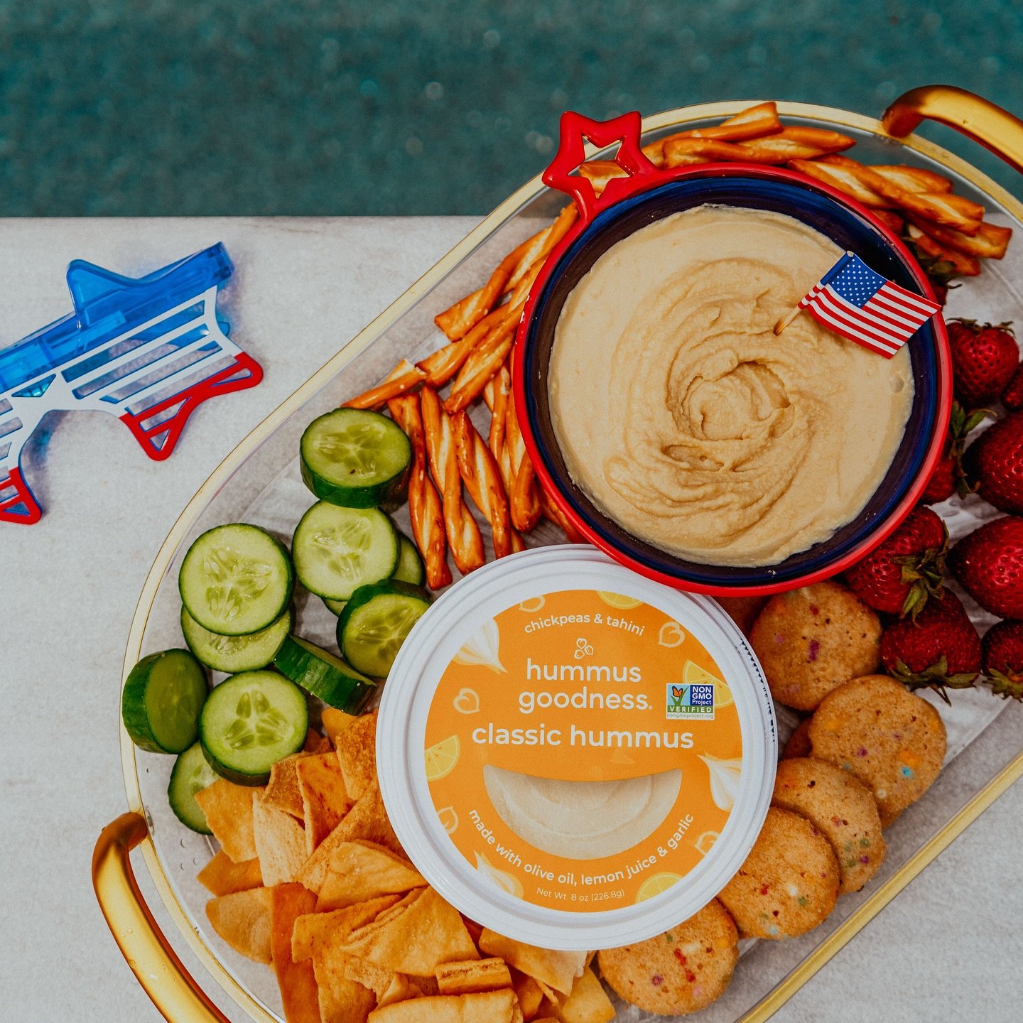 Hummus Goodness is a must-have for your July 4th party! 🎆 

#hummusgoodness #dipindarling #july4thweekend #july4th