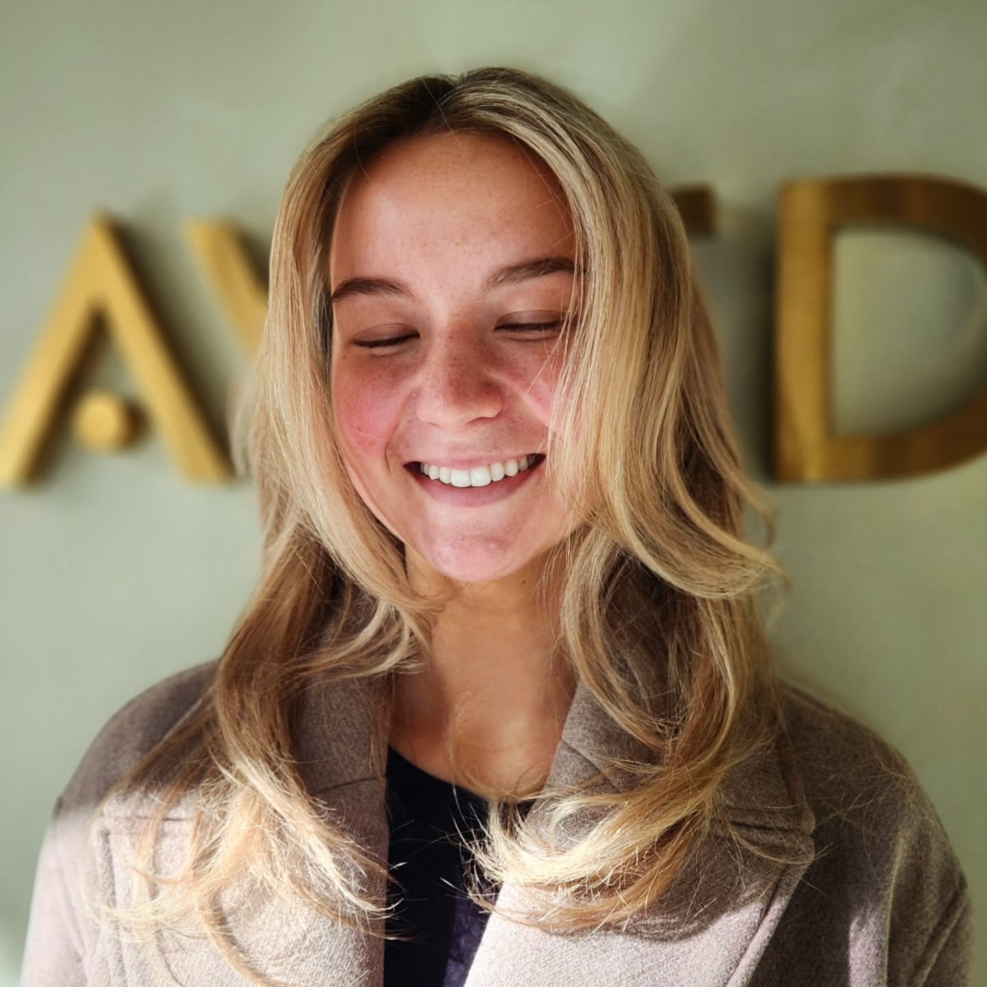 #avedastudent #avedanyc #avedablonde #avedacolor