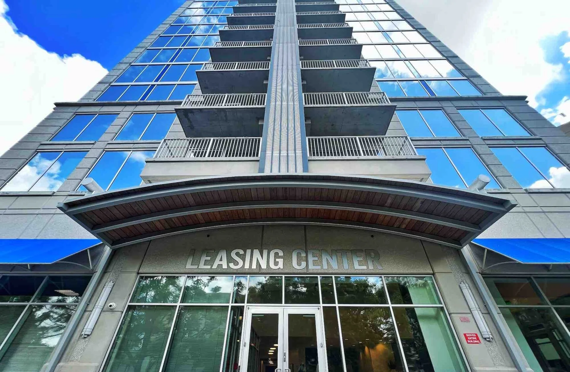 Leasing-Center-at-Skyhouse-in-downtown-Orlando-1920x1253.jpg