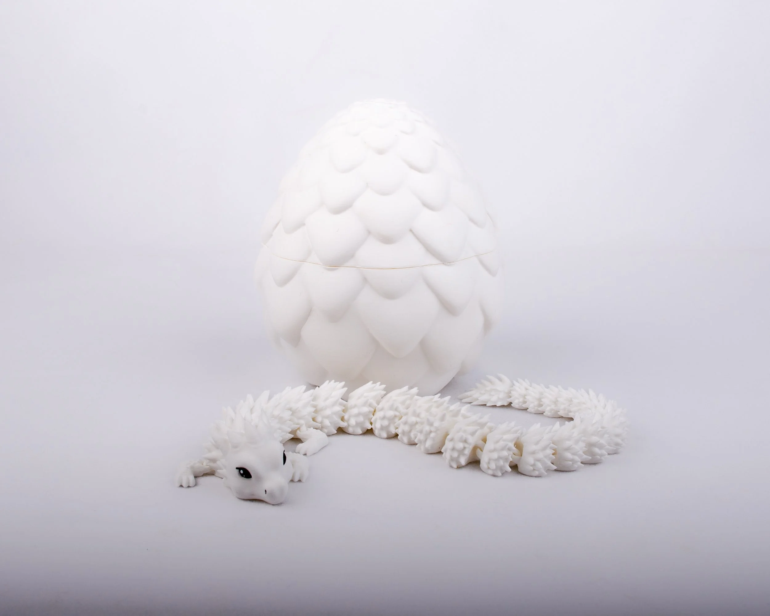 Thorn Dragon w EGG White LG.jpg