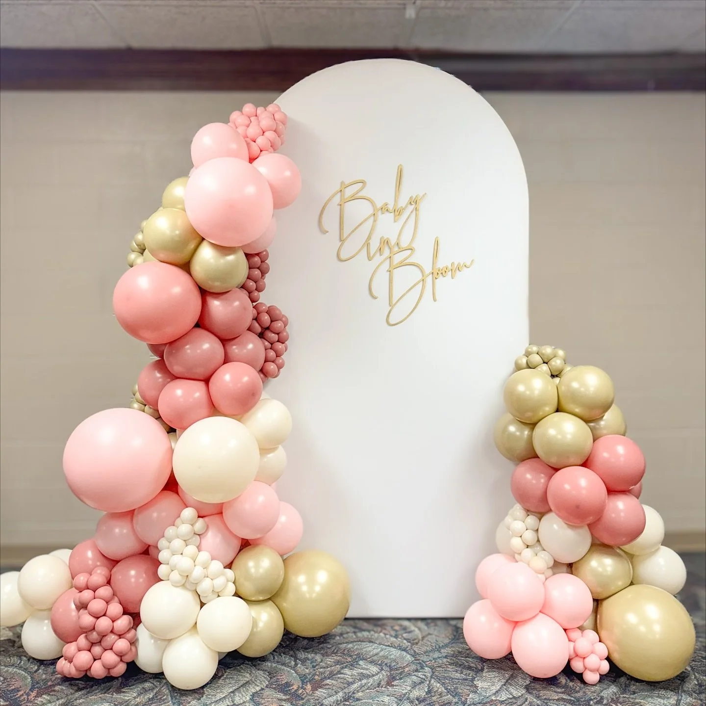 ✨Baby in Bloom✨

What a dreamy setup for Morgan&rsquo;s baby shower 🌸 Soft pinks, creamy ivory, and touches of gold made this space feel so elegant and welcoming for celebrating the sweetest little one on the way!

Backdrop, balloons, and welcome si