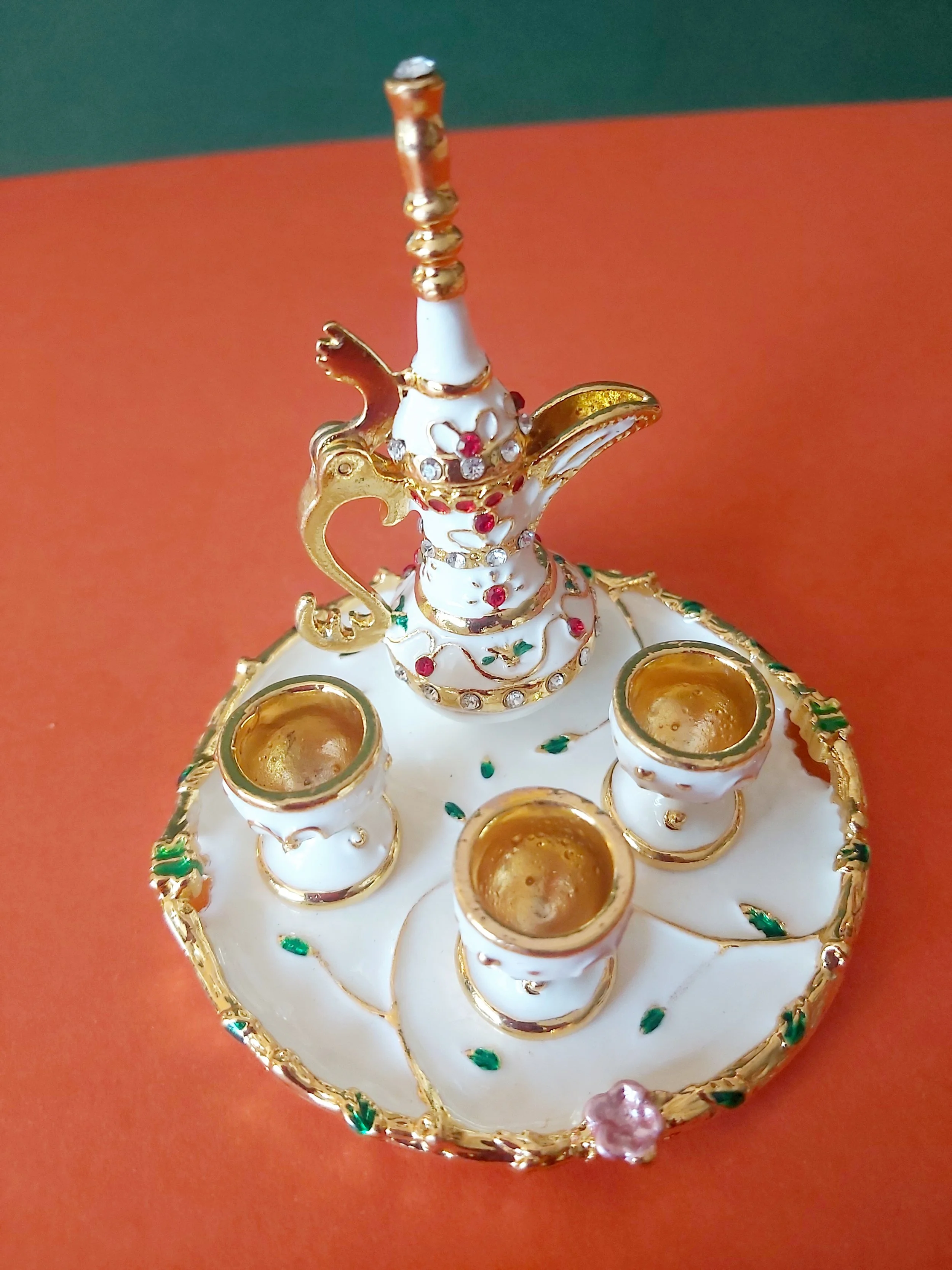 Mini Magnetic Dubai Coffee Set (White)