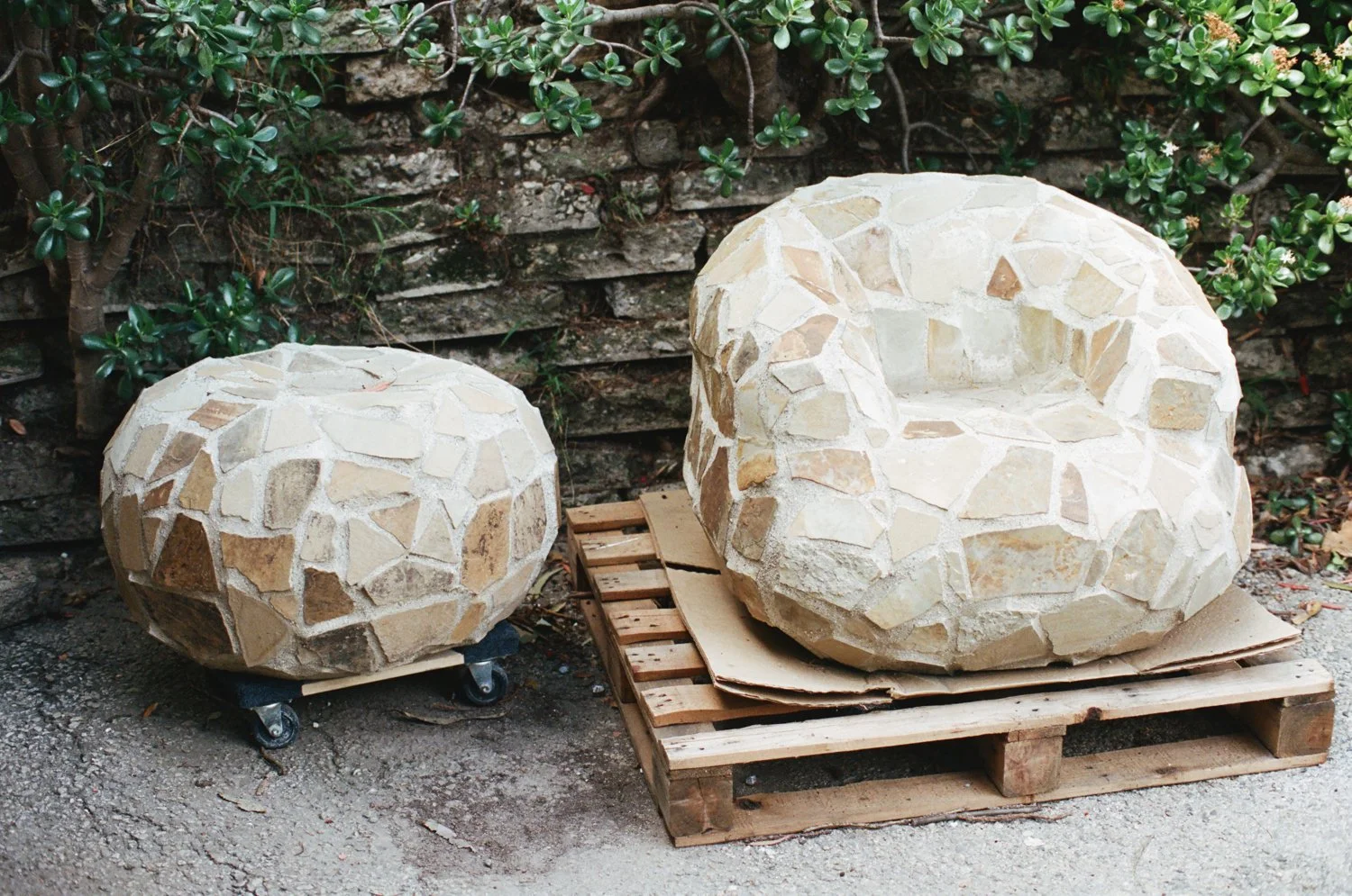 LLand - Ozark Giraffe Chair and Ottoman.JPG