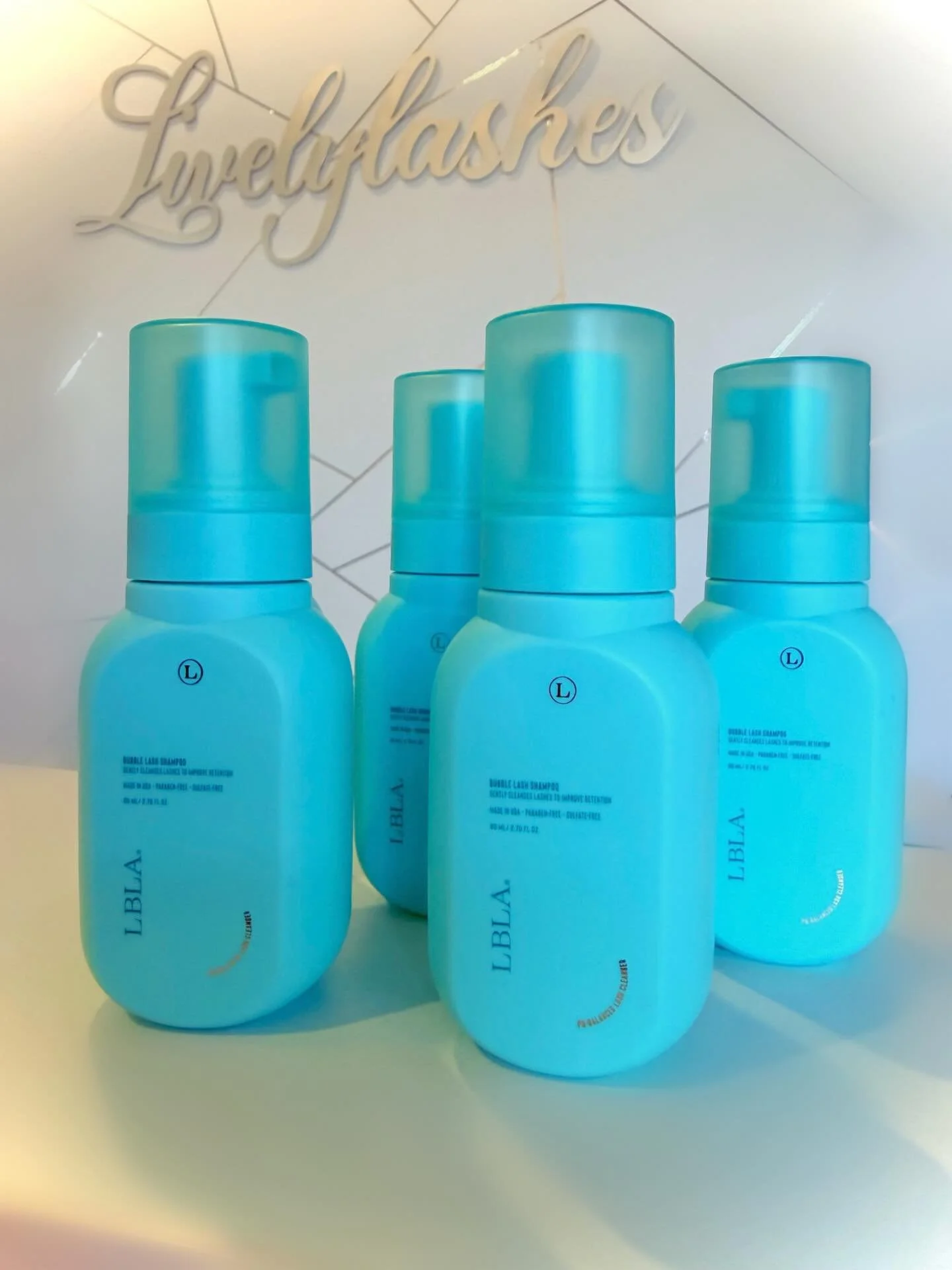 My favorite lash wash just got a new look! ✨
The new pump creates luxurious, stable foam that won&rsquo;t deflate or dilute on contact with skin. 

I&rsquo;m excited to have these in the studio now 🤍

@lashboxla Botanical Bubble Lash Shampoo

#lashb