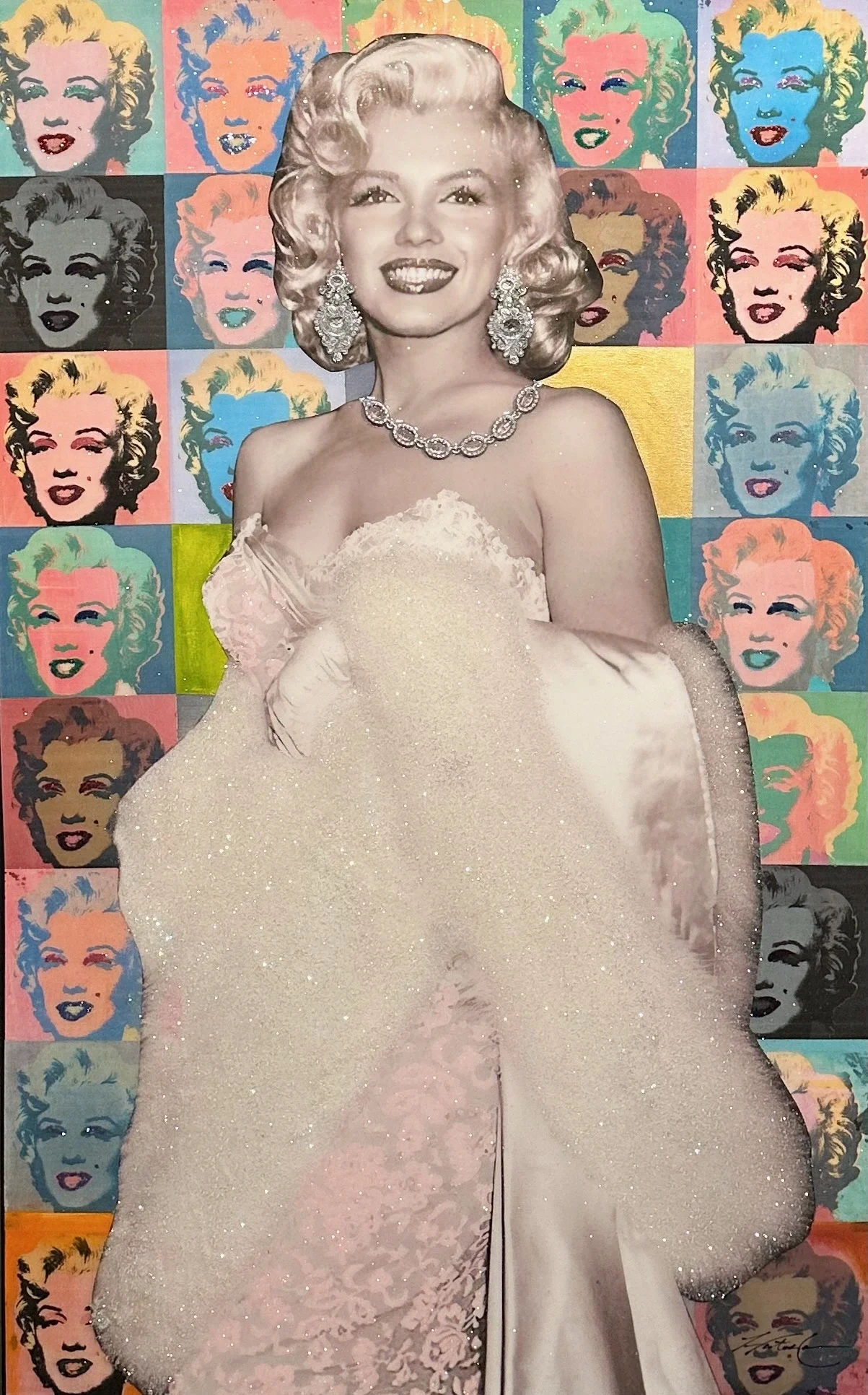 Feeling Flashy Mini is a 20 × 16-inch commissioned mixed-media portrait inspired by Marilyn Monroe. Dallas-based contemporary artist Hunter Connor adapts the color, glamour and repeated celebrity imagery of the original Feeling Flashy into a smaller-