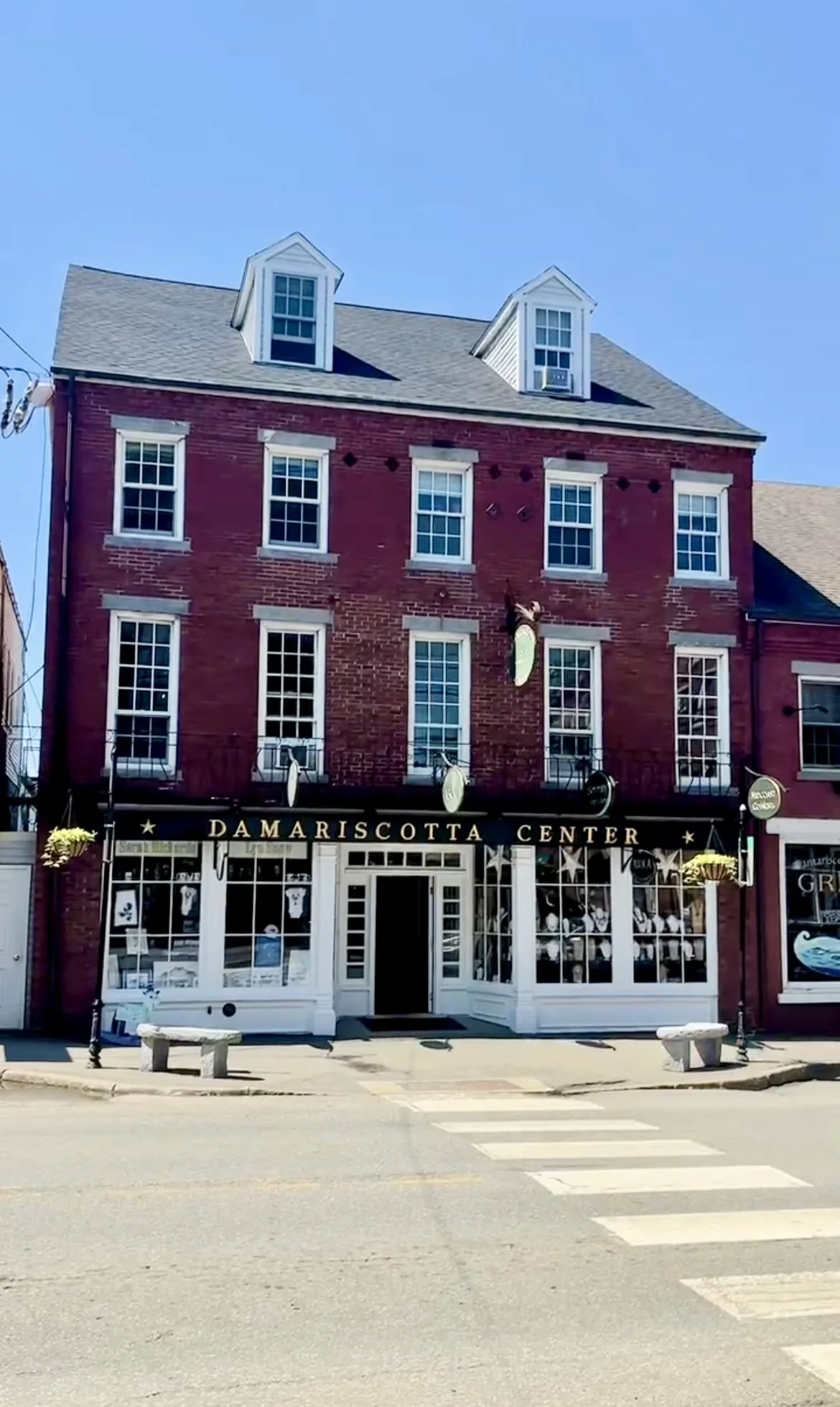 How to Spend a Day in Damariscotta: Bookstores, Oysters, and River Views