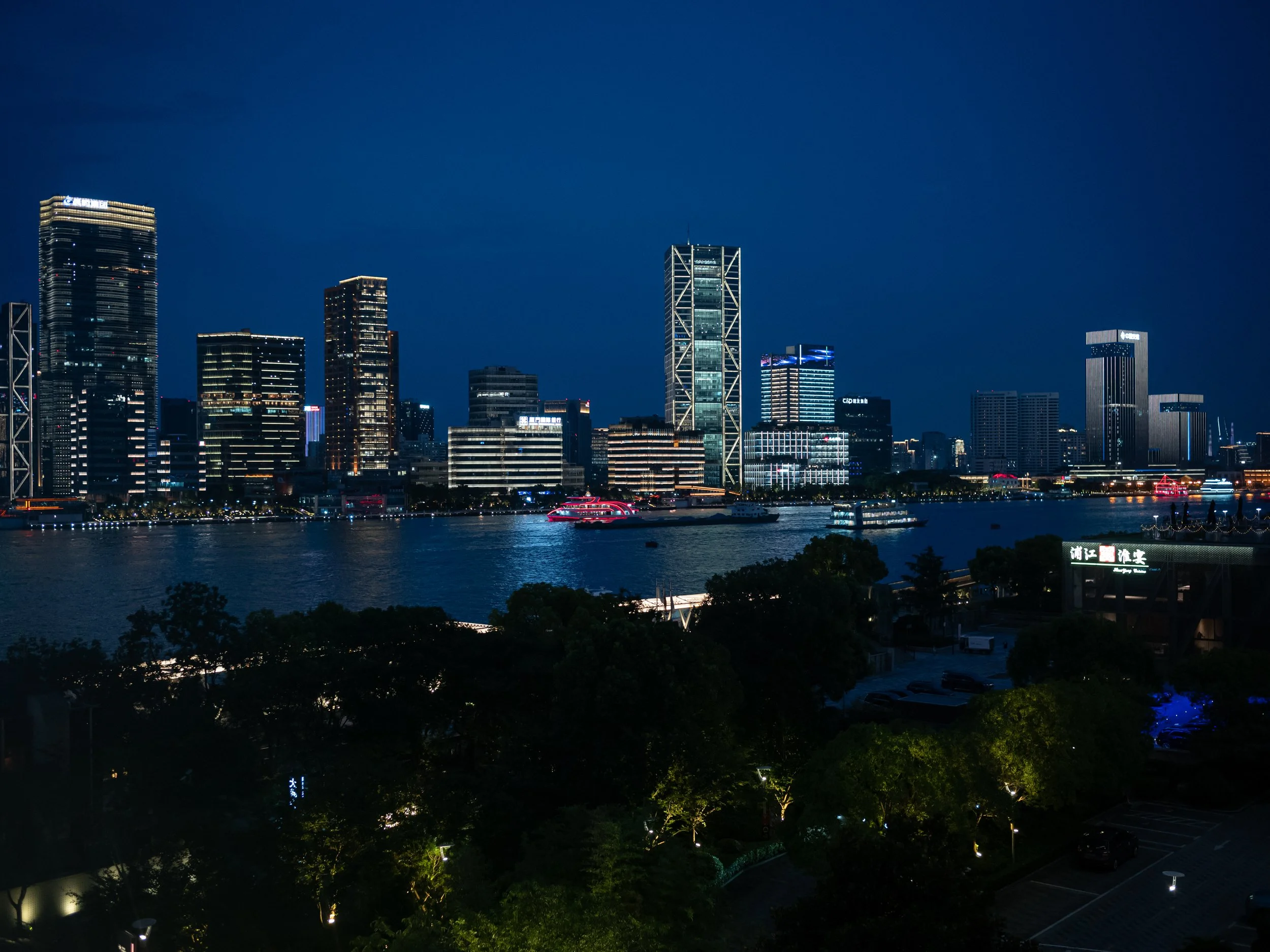 L1004087.jpg