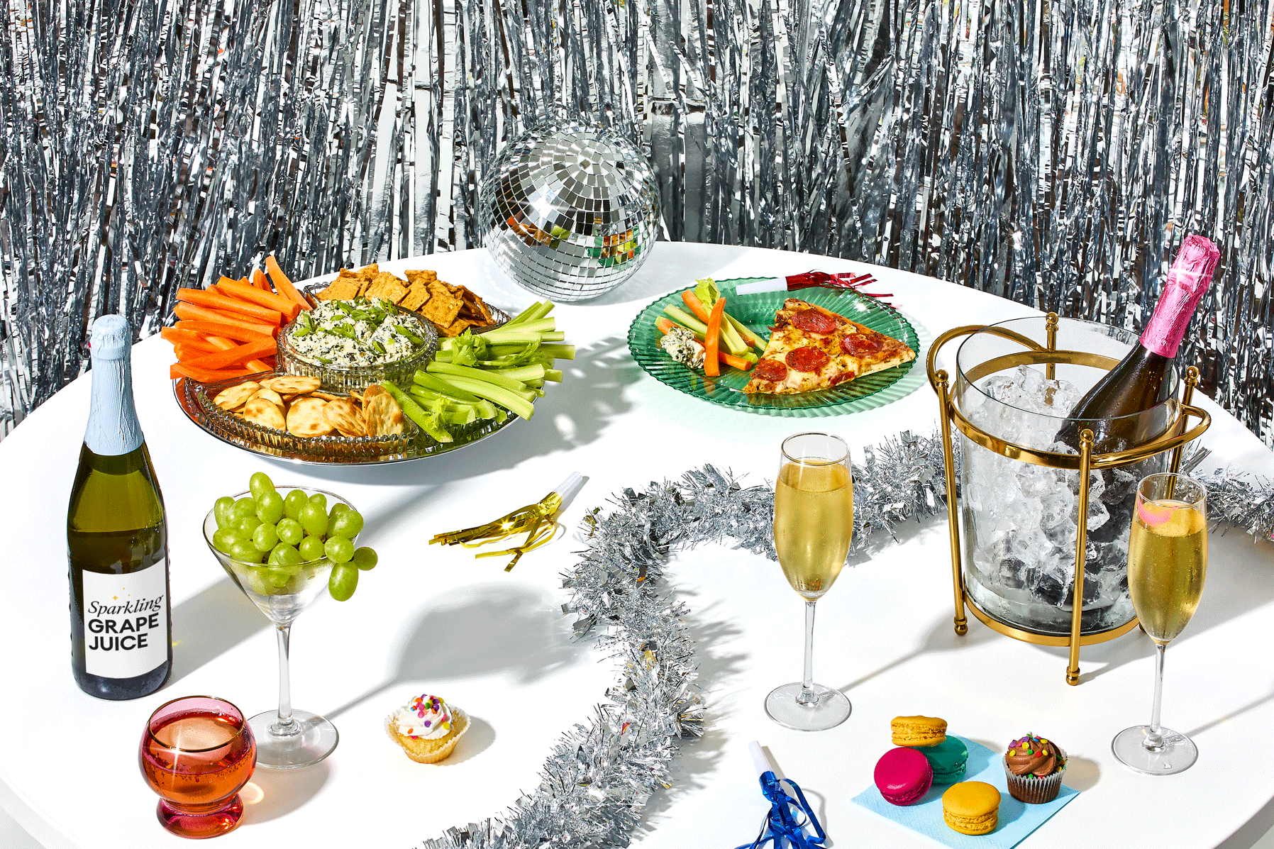 25-11-13_MKTG-XXXX_GP_Holiday2025_NYE_Alc_ALT_2987 (1).gif