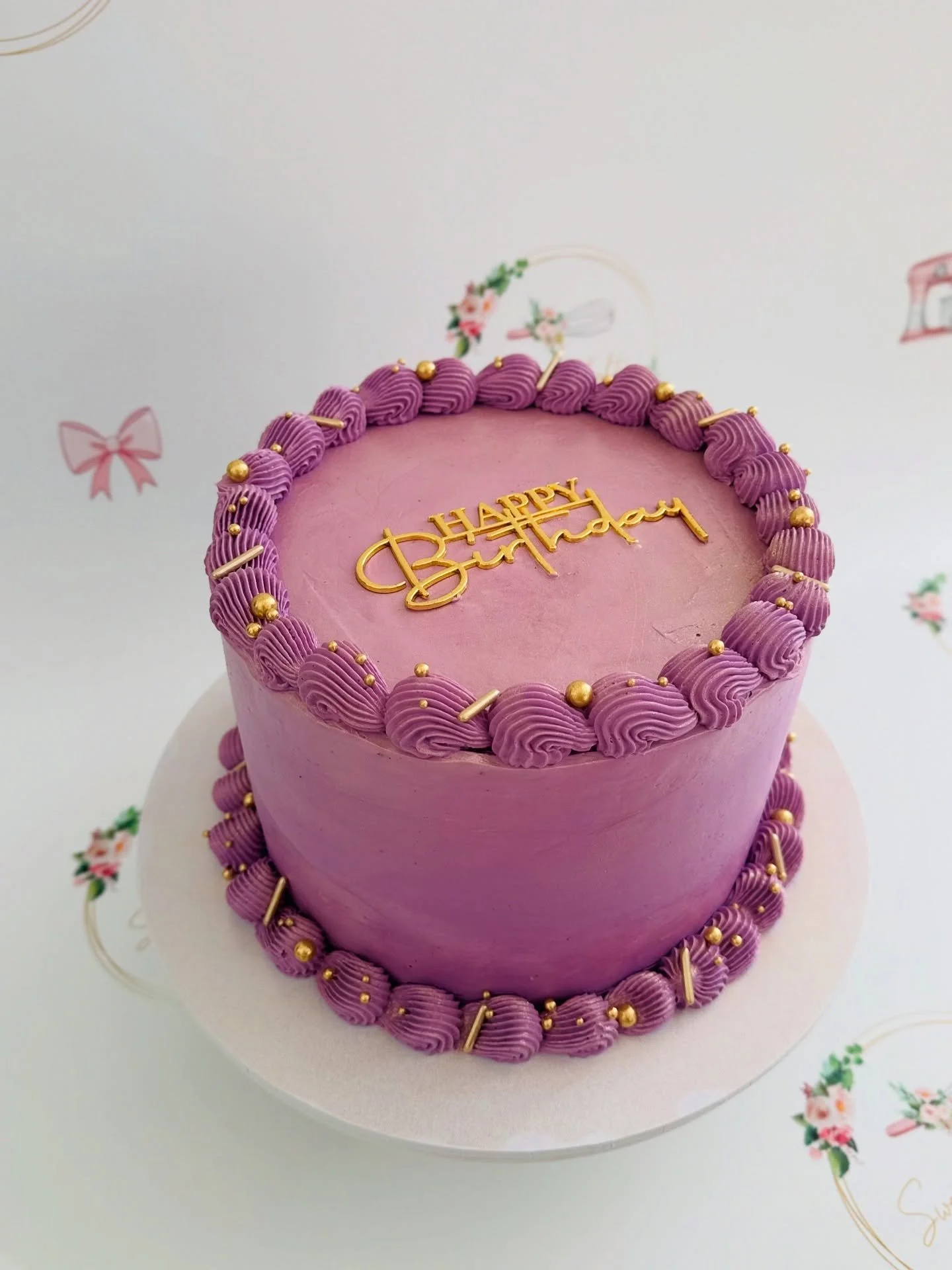 ✨ Elegant simple cake✨

Our signature purple cake is finished with luxe gold details and a &ldquo;Happy Birthday&rdquo; topper perfect for making your celebration extra special. 💜🎂 Black Forest cake with vanilla buttercream

✨ DM to order
🎉 Custom