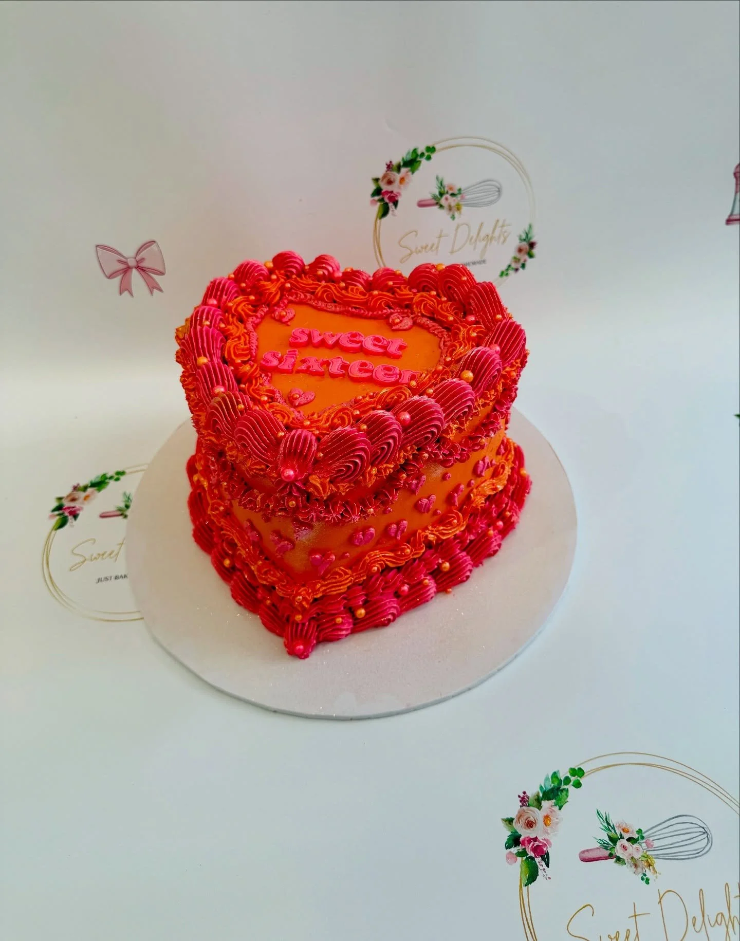 🧡💖✨Retro 70s-style 6inch heart cake SWEET 16

📍 Brisbane - Gold Coast | DM to order
✨Custom flavours, colours and details

#RetroCake #70sCake #VintageVibes #CustomCakesBrisbane #SweetDelightsAU #HeartCake #ButtercreamDreams #GroovyCake #CakeInspo