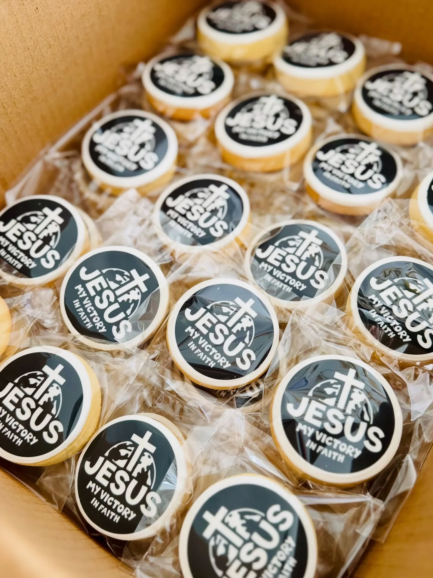 ✨80 sugar cookies for Youth Camp
Jesus is our victory in faith 🙌✝️ 

I absolutely loved making these there&rsquo;s something so special about combining baking with faith and purpose! 🍪🙌

📍 Brisbane-Goldcoast | DM to order
✨Customizable edible ima