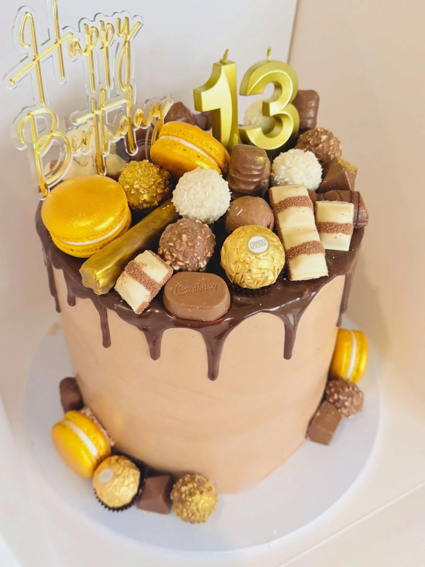 Dubai Chocolate cake 🍫⭐️

#sweetdelightsjb #bahrsscrub #dubaichocolate #dubaichocolatecake #pistacho