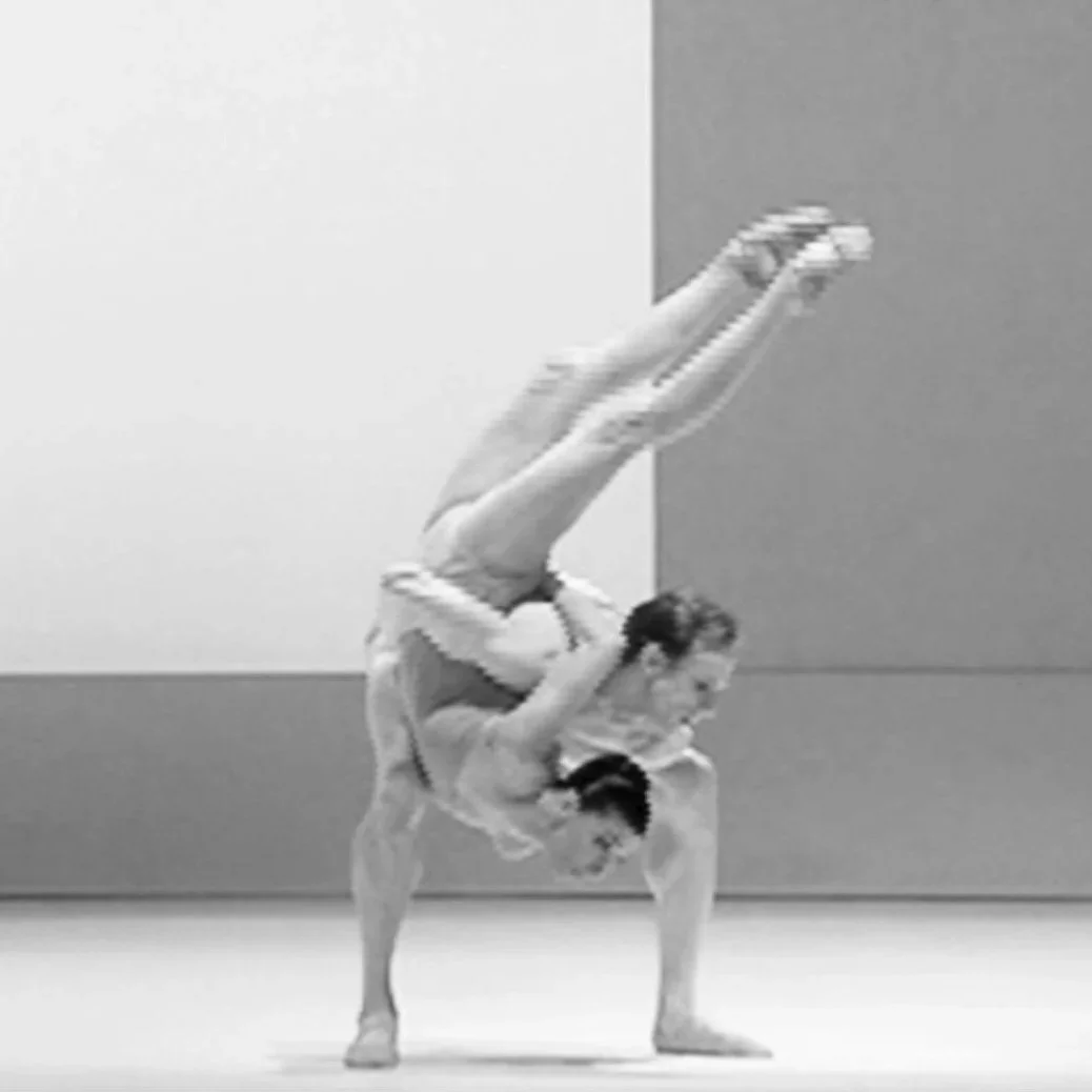 Fragmento de Chroma (2006), coreografía de Wayne McGregor para The Royal Ballet. Royal Opera House, Londres. Música: Joby Talbot y The White Stripes. © The Royal Ballet / Wayne McGregor | Company Wayne McGregor.