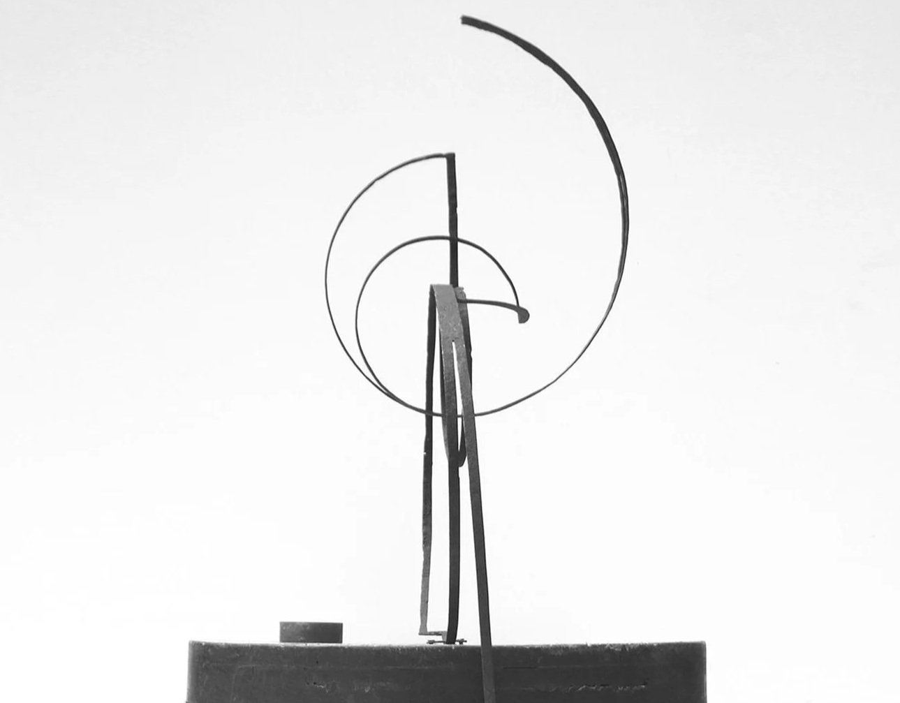 Taro 5, Mara Galeazzi & Edward Watson, Chroma (2015) | 38 X 38 X 41 cm | Hierro y madera