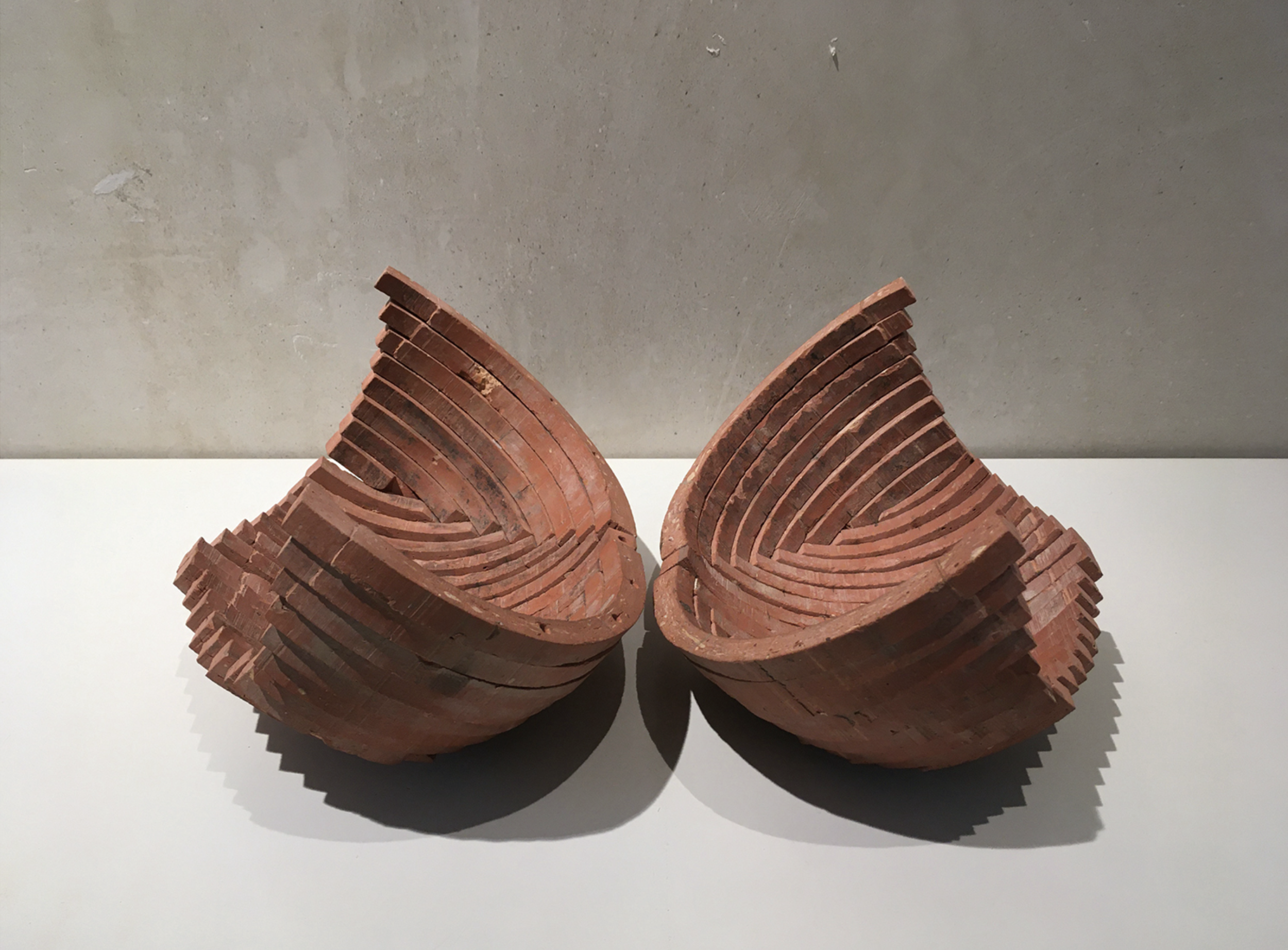 Guastavino I | Tejas árabes artesanales
26 x 26 x 17 cm