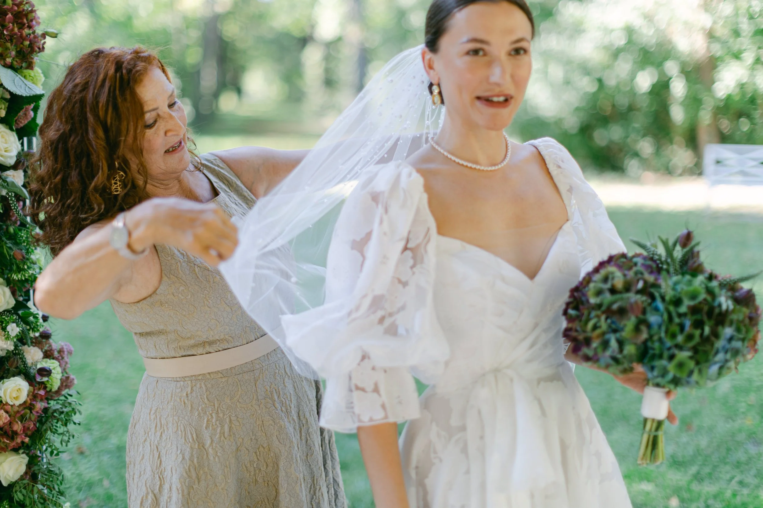 freie Rednerin Ulrike Adler-Wiegele mit Braut