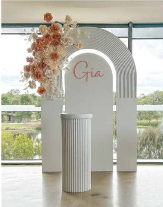 2D Hollow Arch and Internal Wall - White
