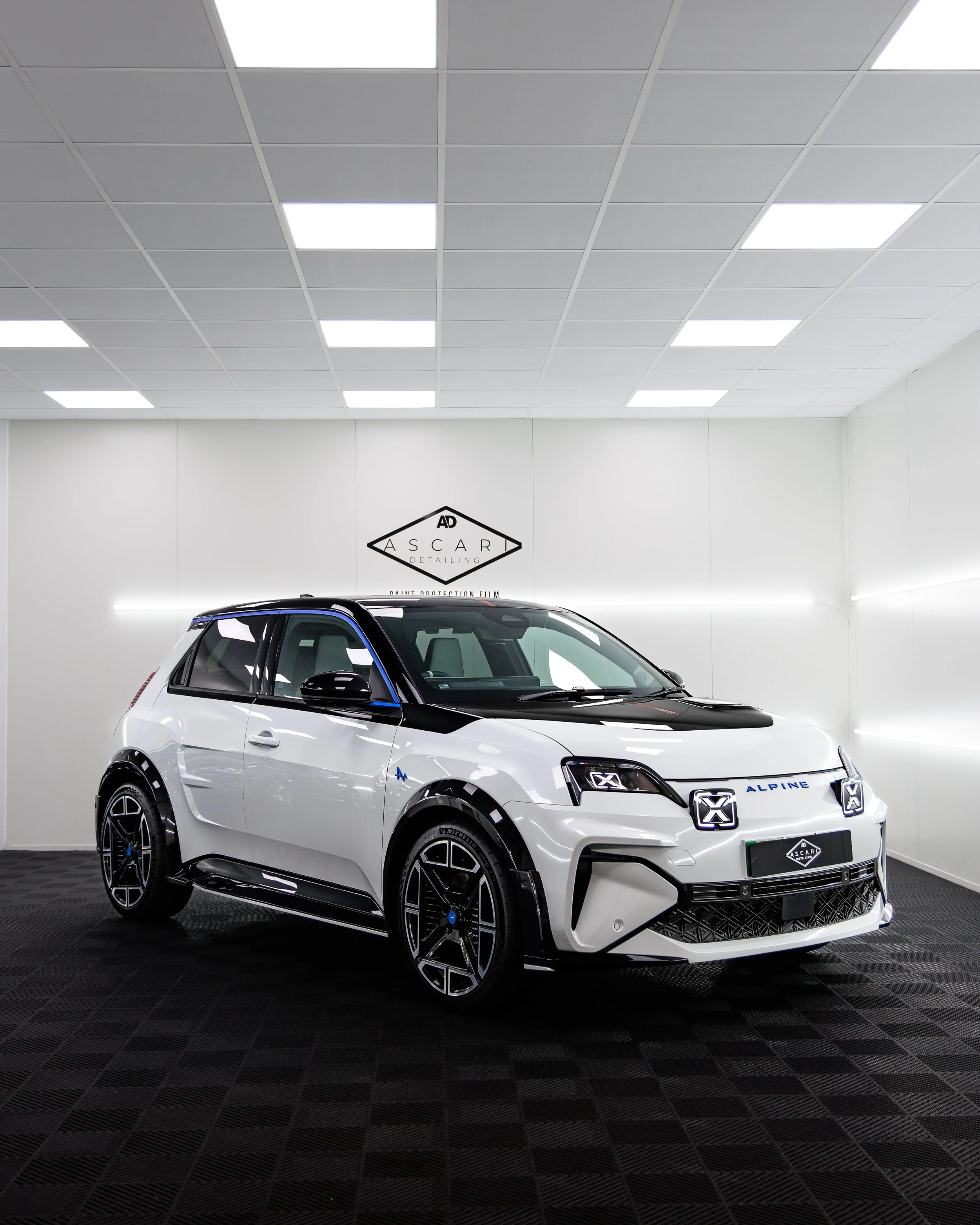 Alpine A290 Premiere.jpg