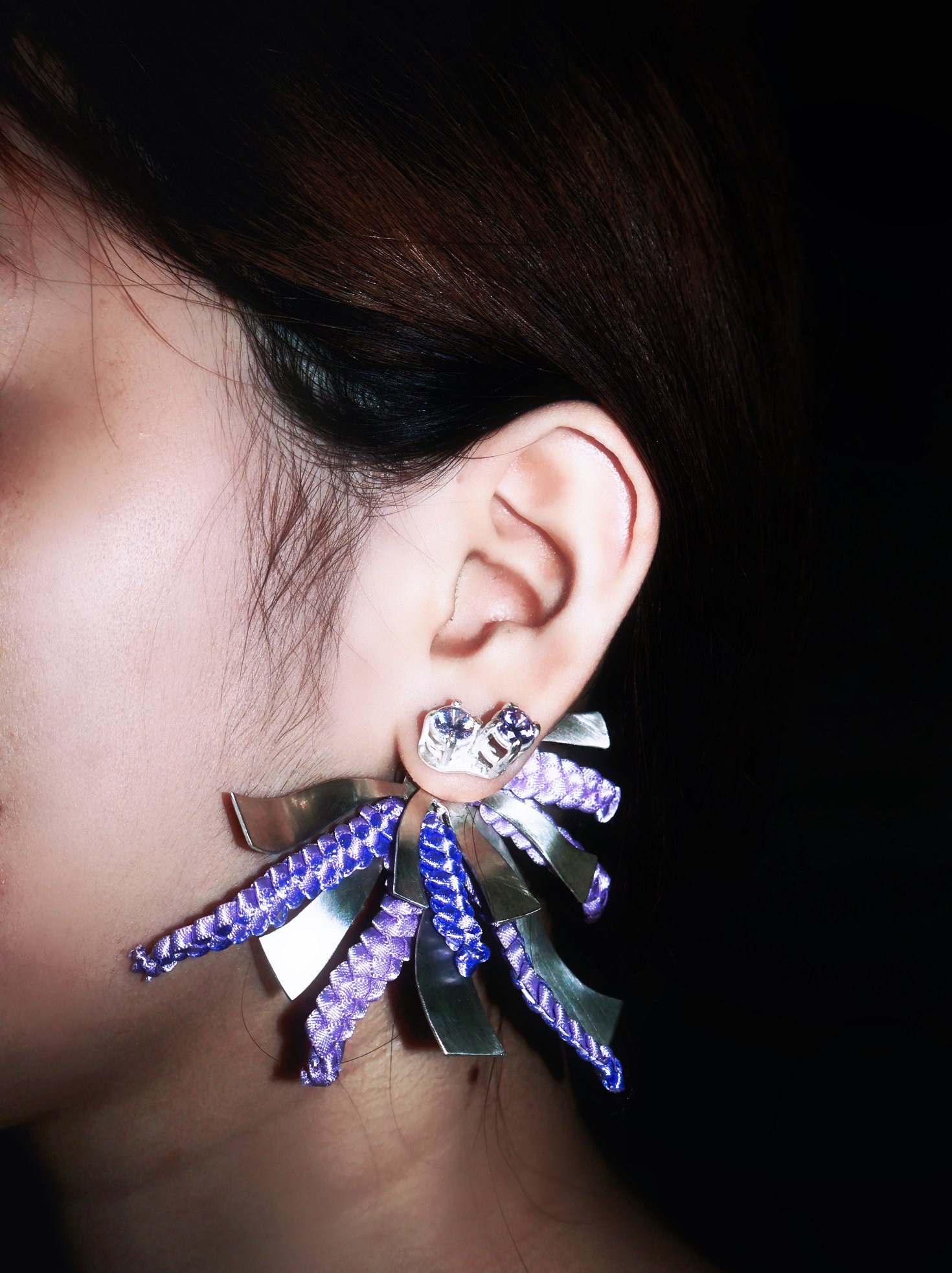 紫色飘带earring 左耳细节.JPG