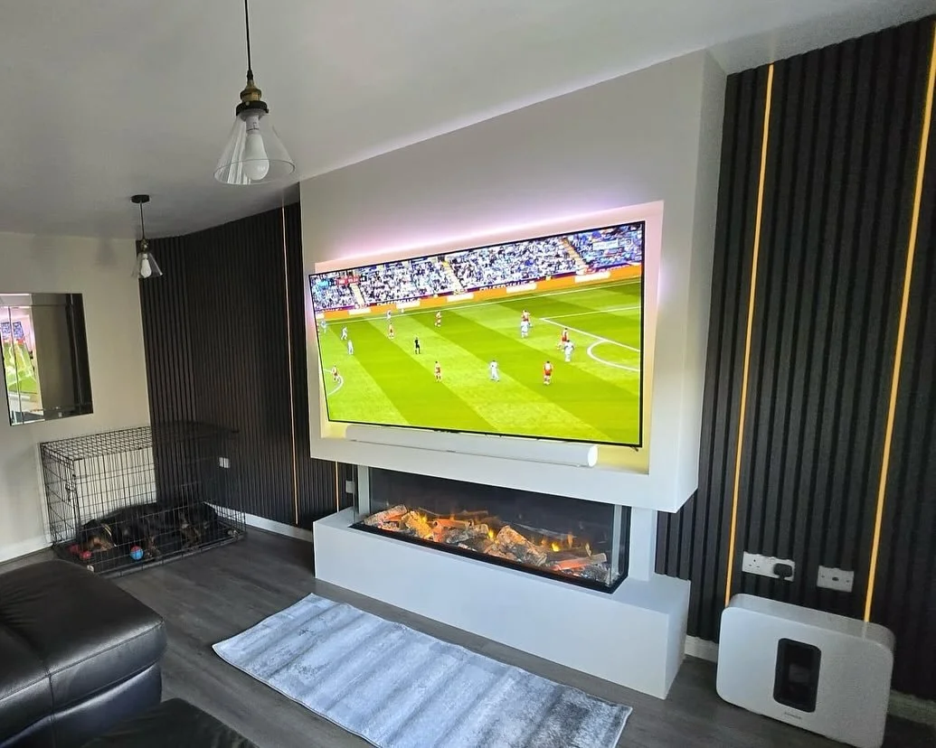 🔥 Media wall complete &mdash; and the client is over the moon with the result!
We installed the stunning Charlton &amp; Jenrick i1250 fire, finished with black oak slat panels and integrated lighting for a sleek, modern look.
All work completed in-h