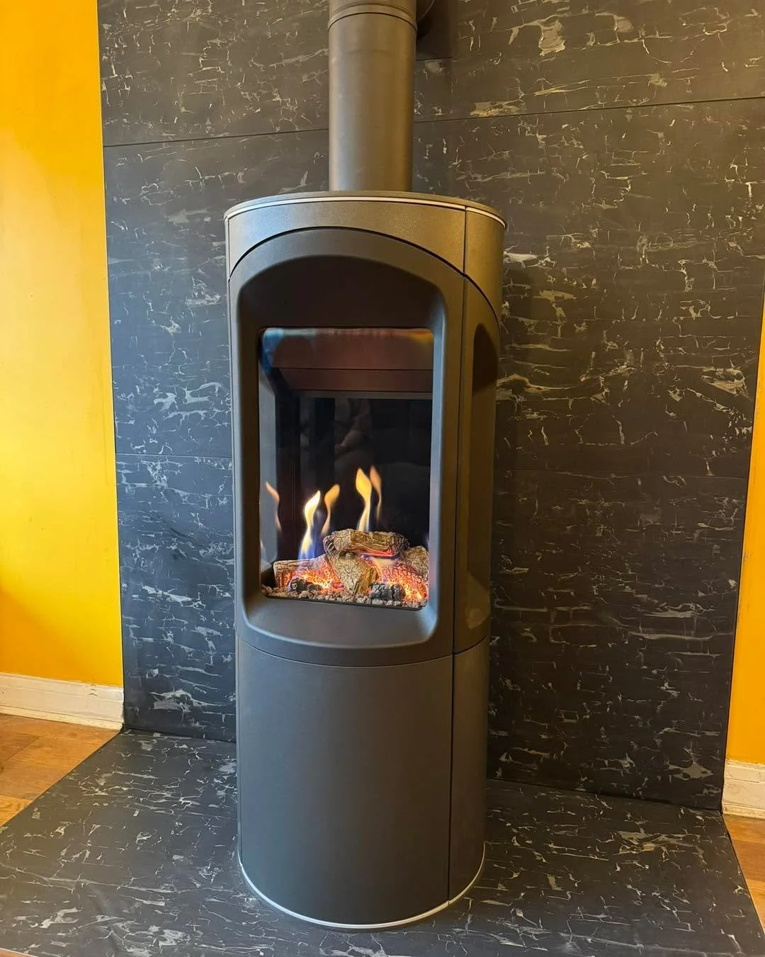 🔥 Bringing the wow factor to this space 🔥

This stunning installation features the Onyx Liv3 balanced flue fire supplied by Stoke Flame &mdash; designed with three sides of glass for maximum flame view and impact. The sleek, modern look is elevated